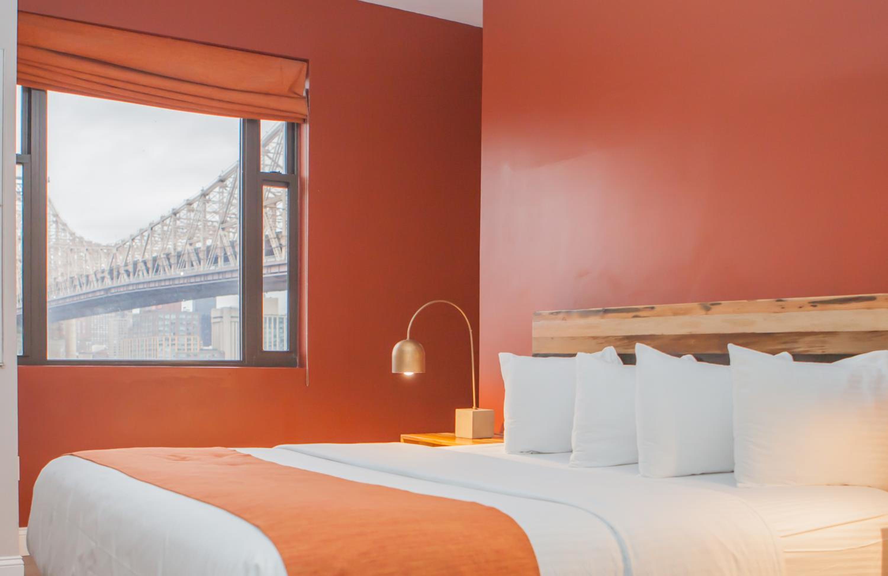 Deluxe King Room - Photo 4