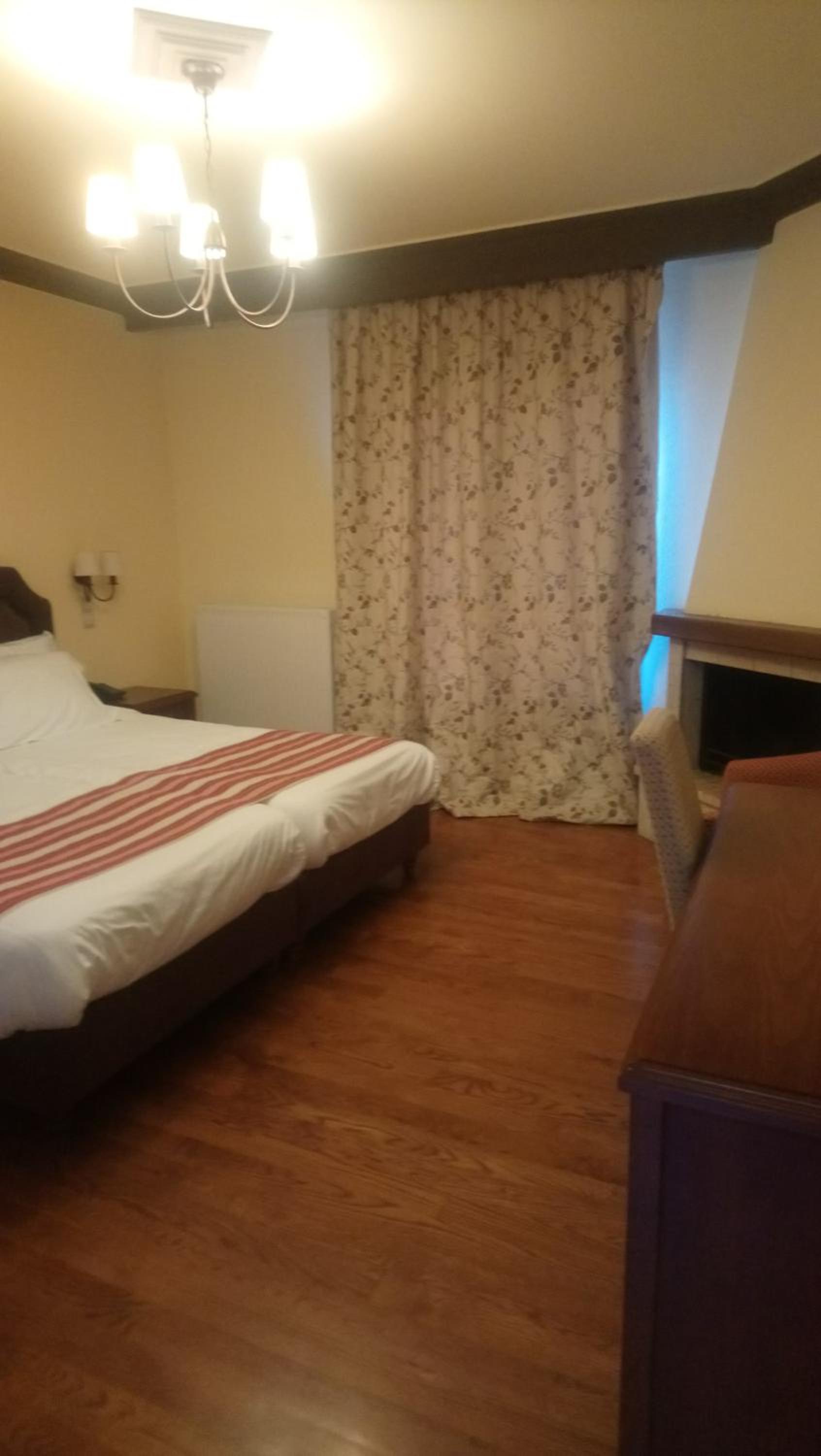 Double or Twin Room with Fireplace - Photo 3