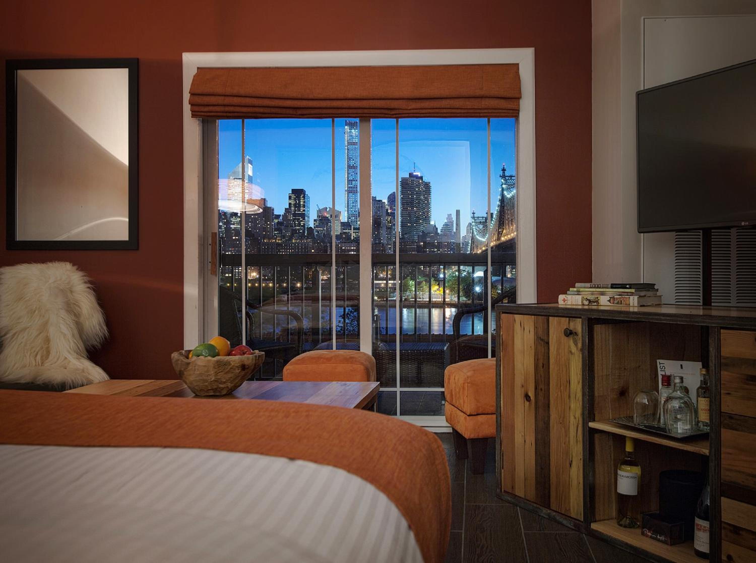 Premier King City View Room  - Photo 2