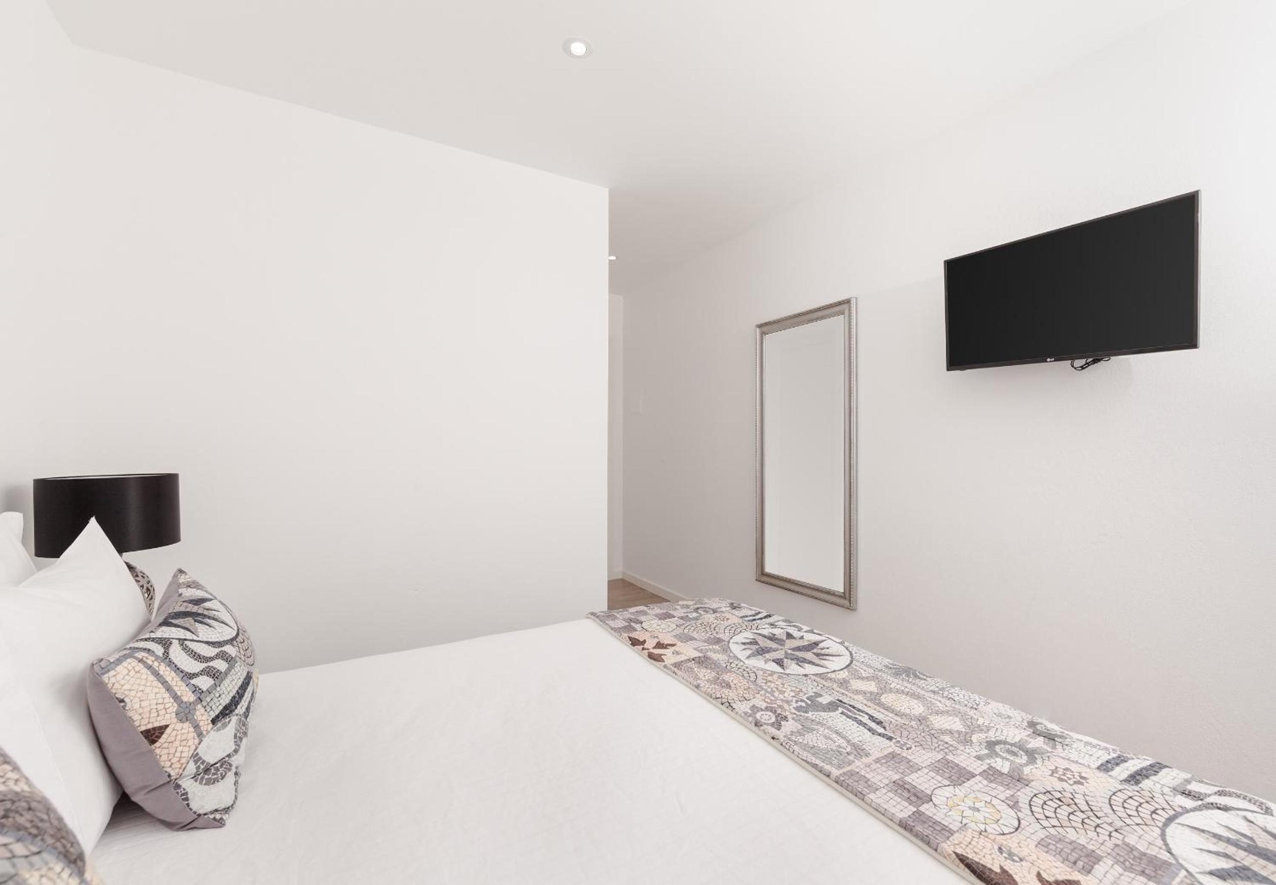Double or Twin Room with Sea View photo 2