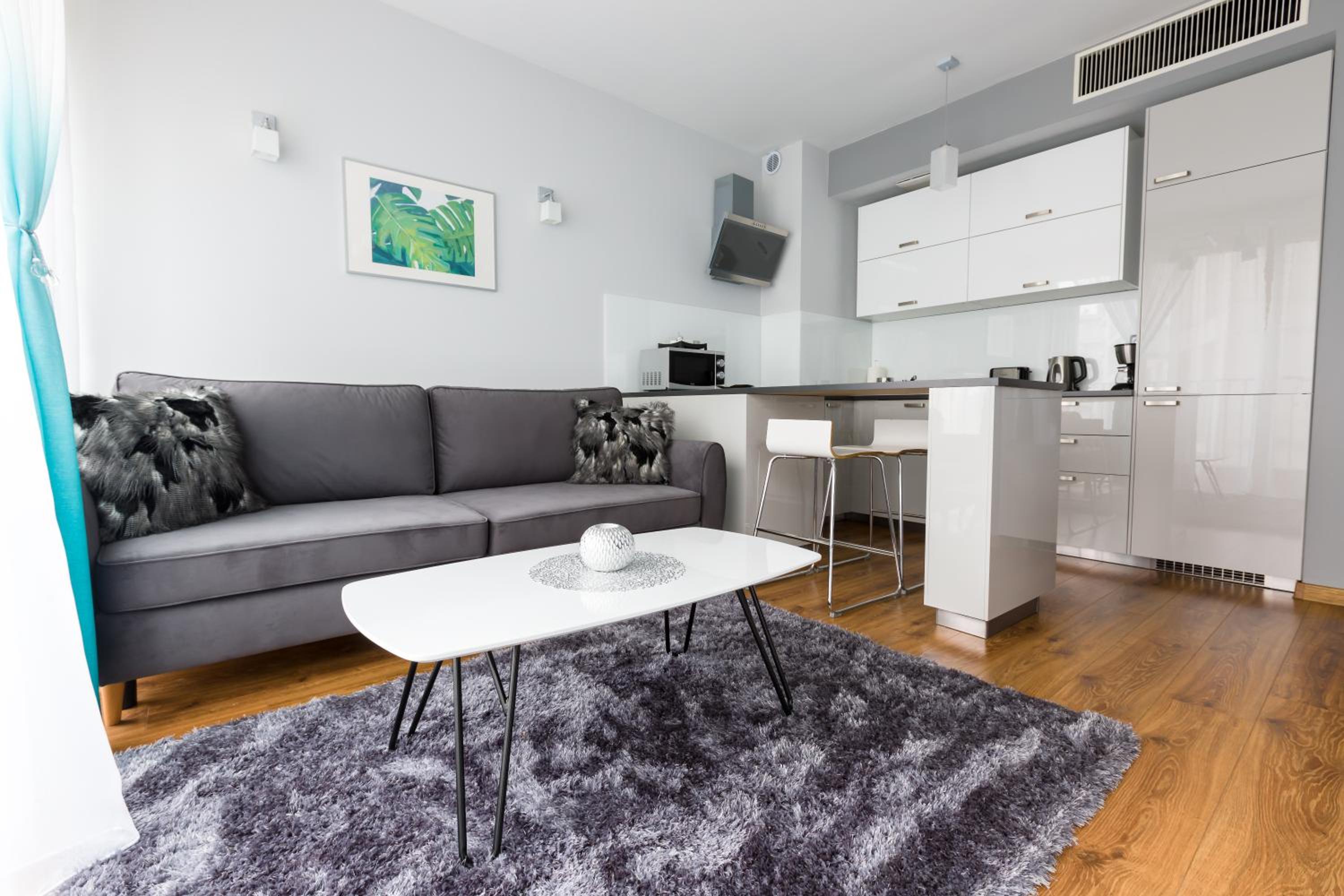 Apartment with Balcony photo 1