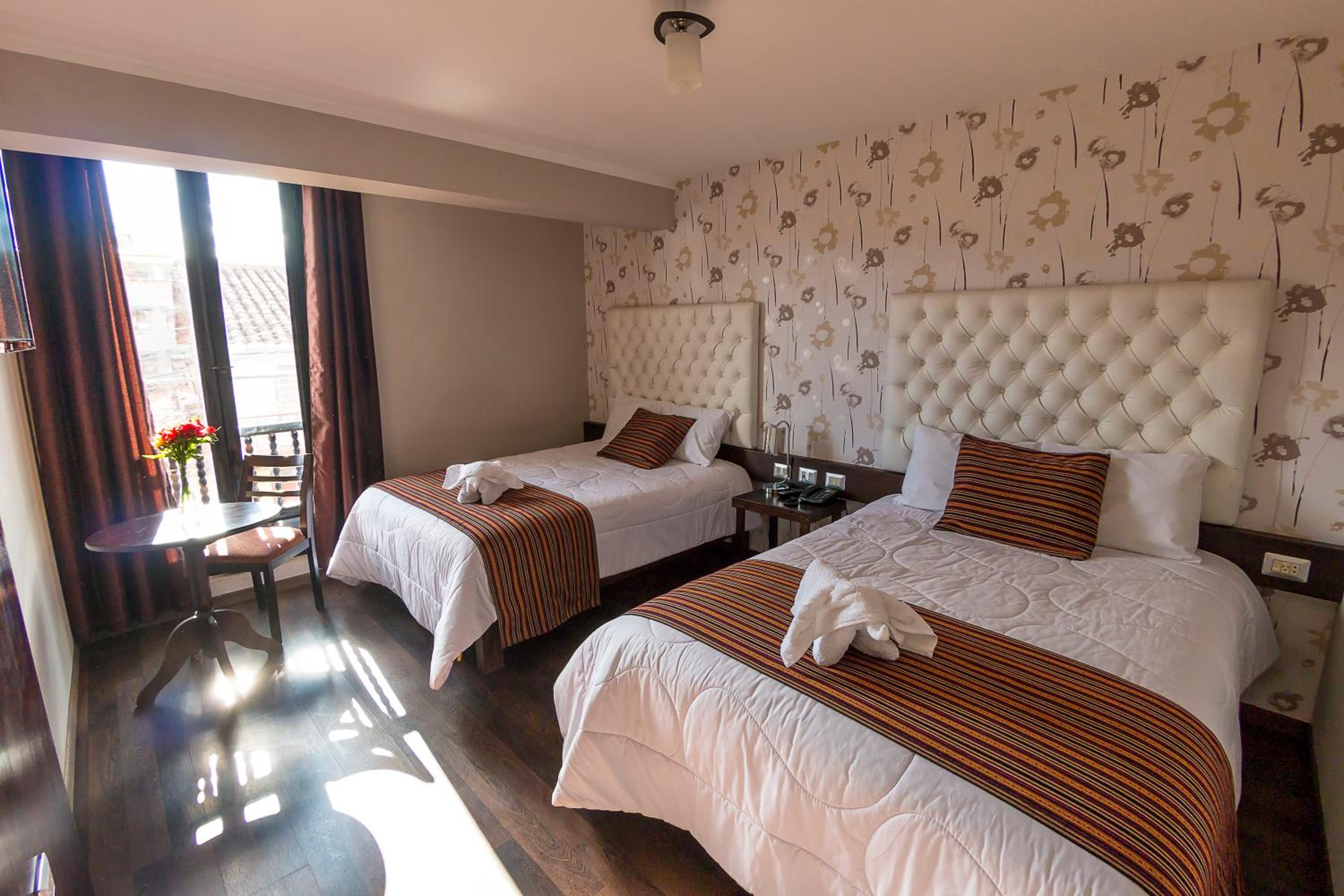 Queen Room with Two Queen Beds photo 3