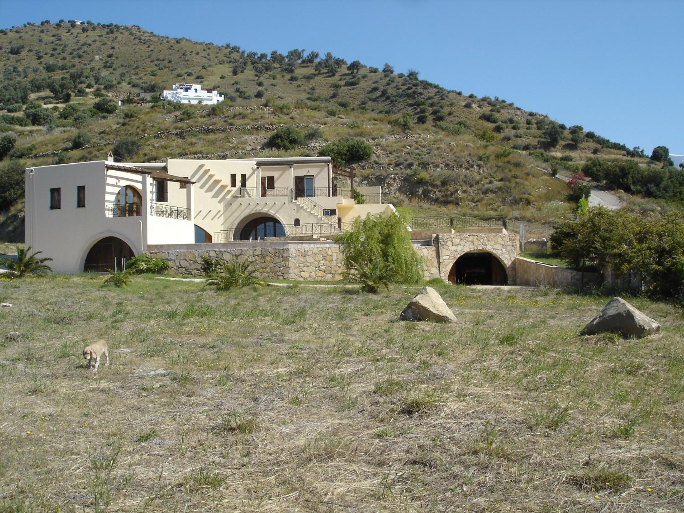 Villa photo 3