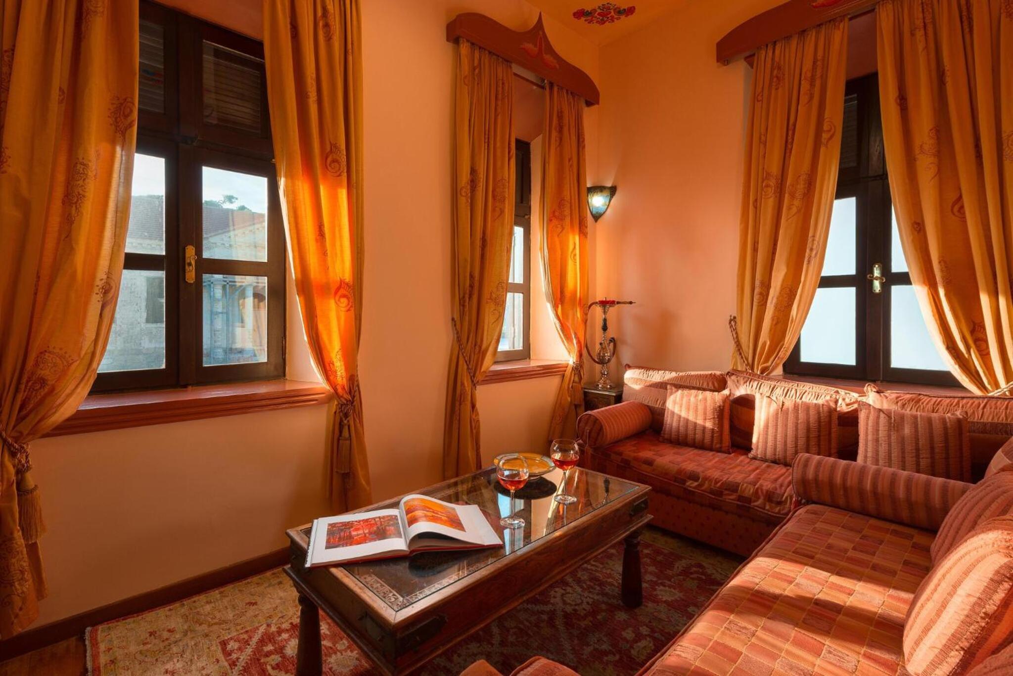 King Suite With Spa Bath And View To The Grand Master Palace photo 3