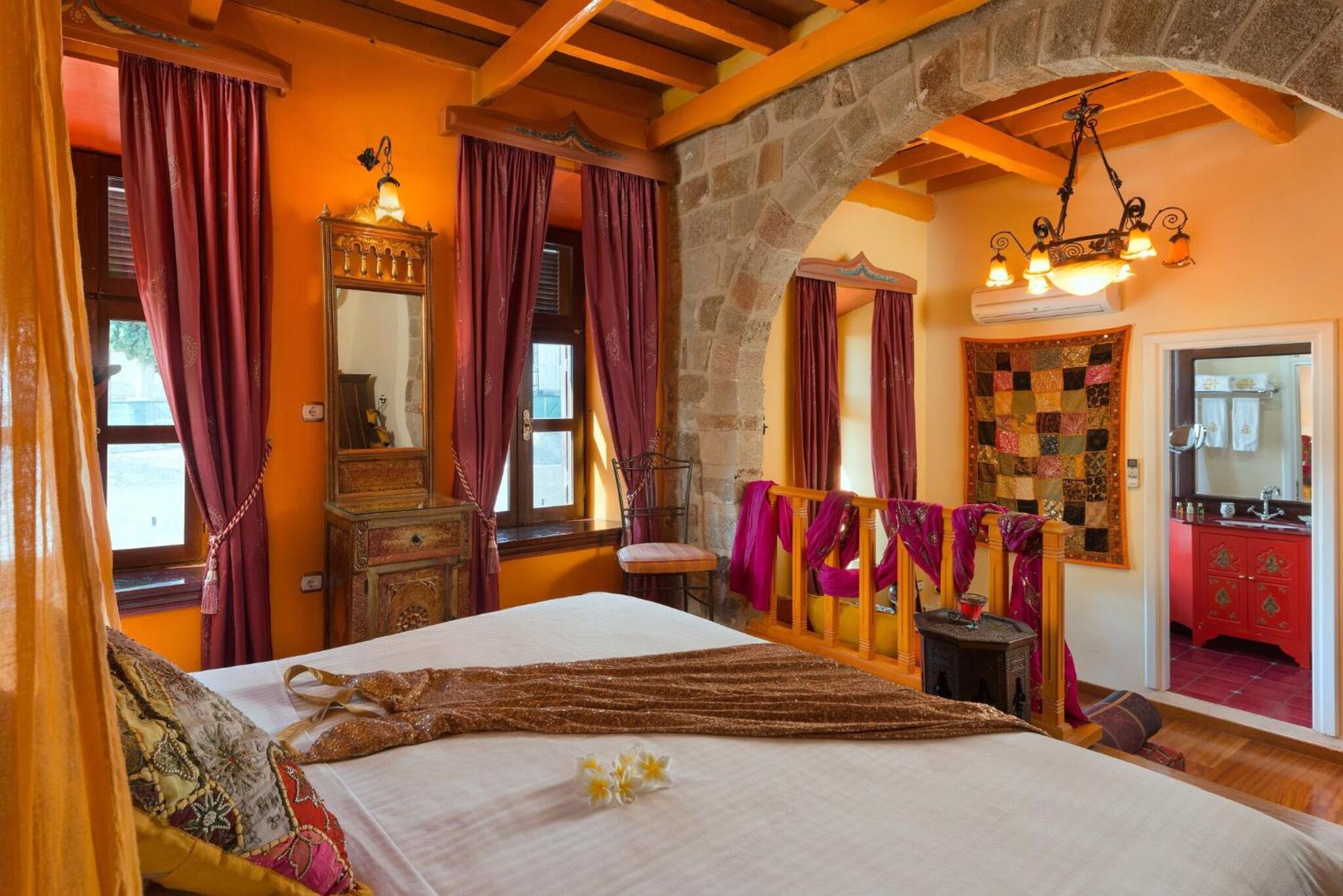 Superior Suite With Spa Bath And View To The Grand Master Palace photo 2
