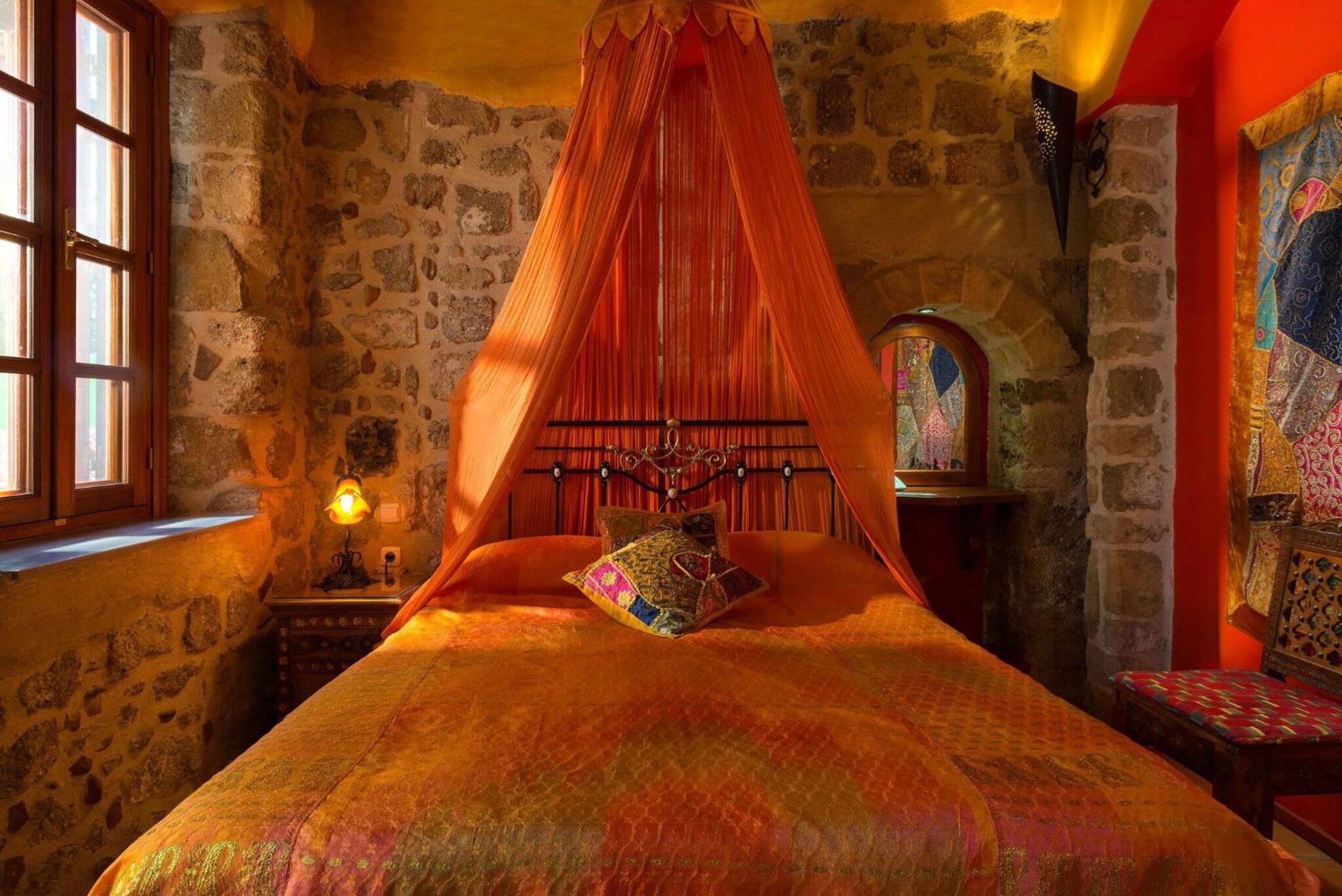 Superior Medieval photo 3