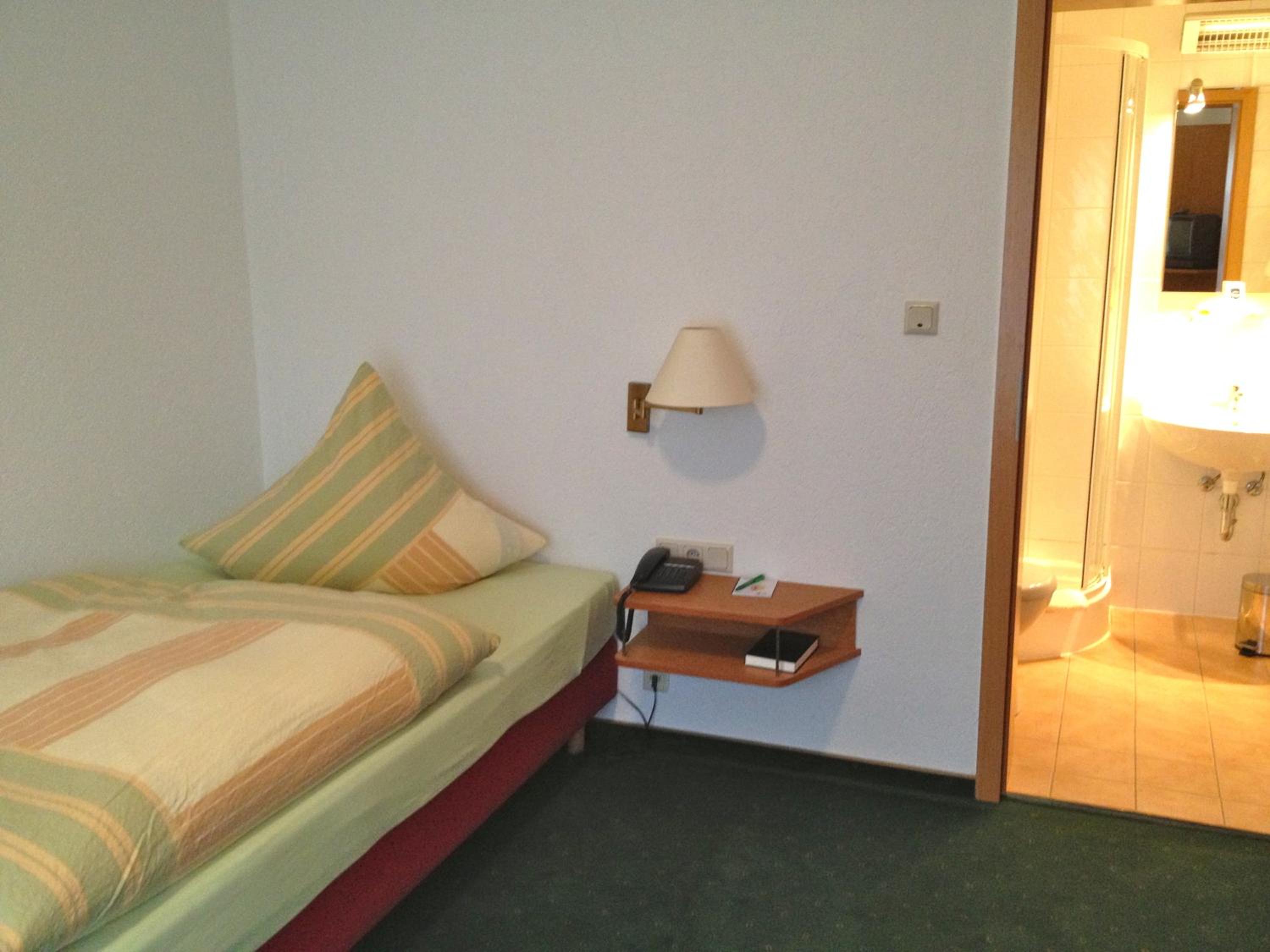 Single Room photo 3