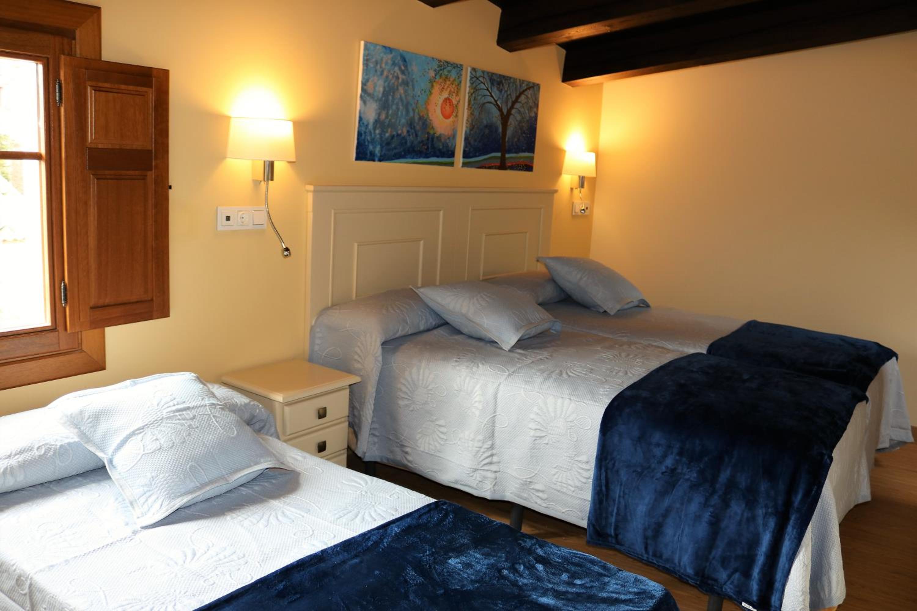 Basic Triple Room photo 2