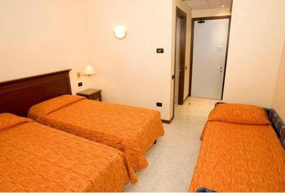 Triple Room - Photo 2