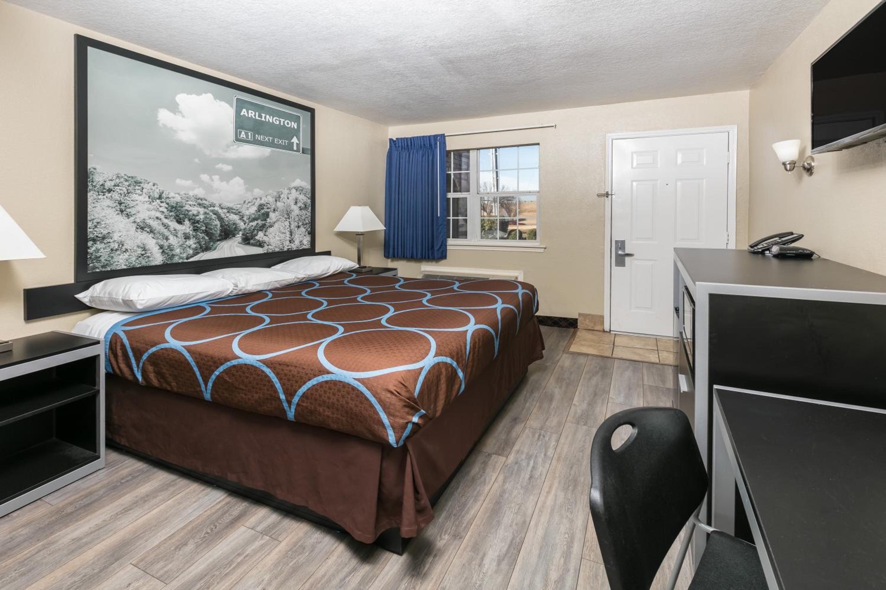 King Room - Non-Smoking - Photo 1