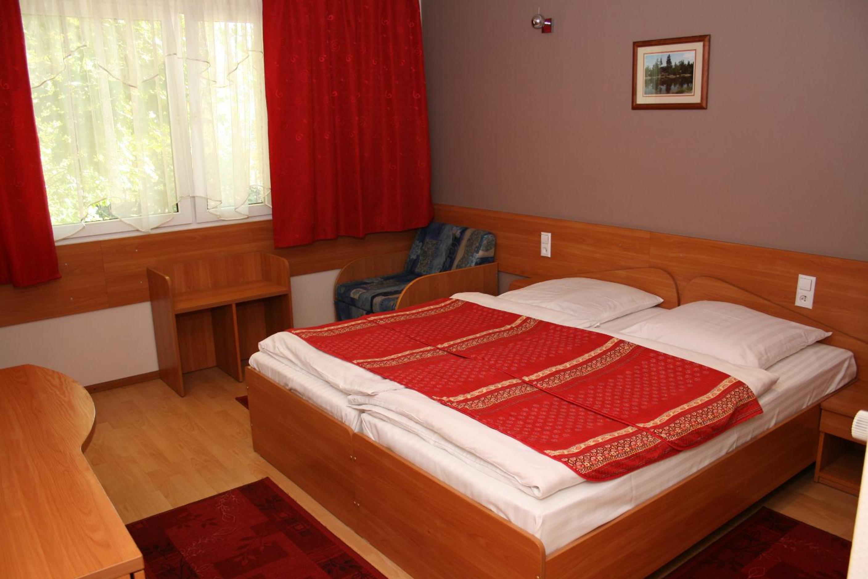 Twin/Double Room - Photo 2
