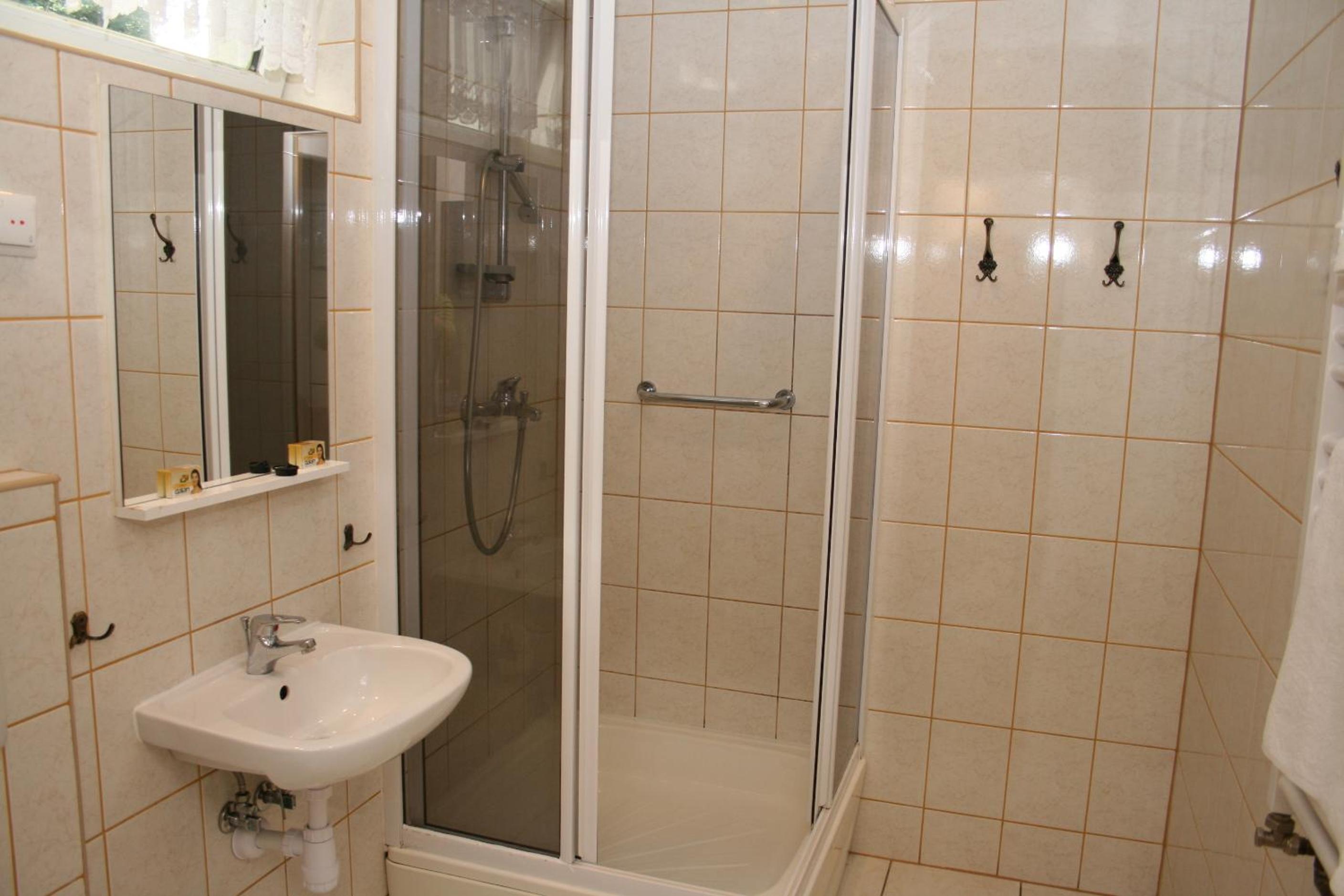 Twin/Double Room - Photo 9