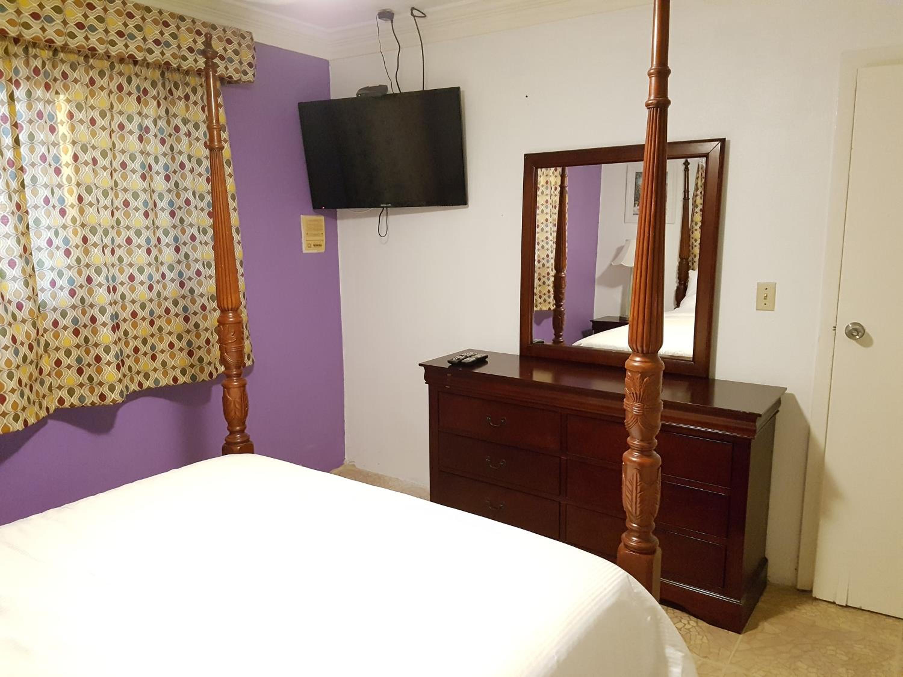 Two-Bedroom Suite photo 2