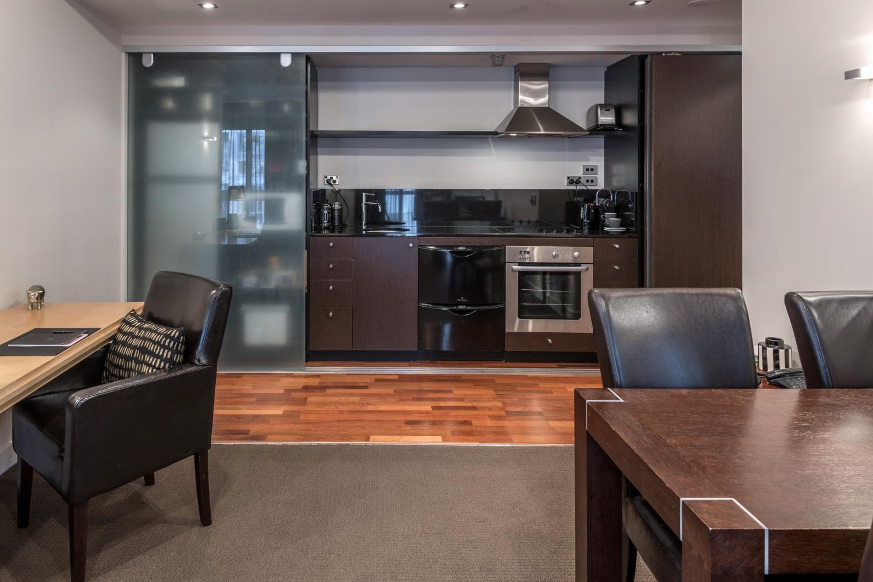 Family Package Kids Stay & Eat Free - Two Bedroom Apartment