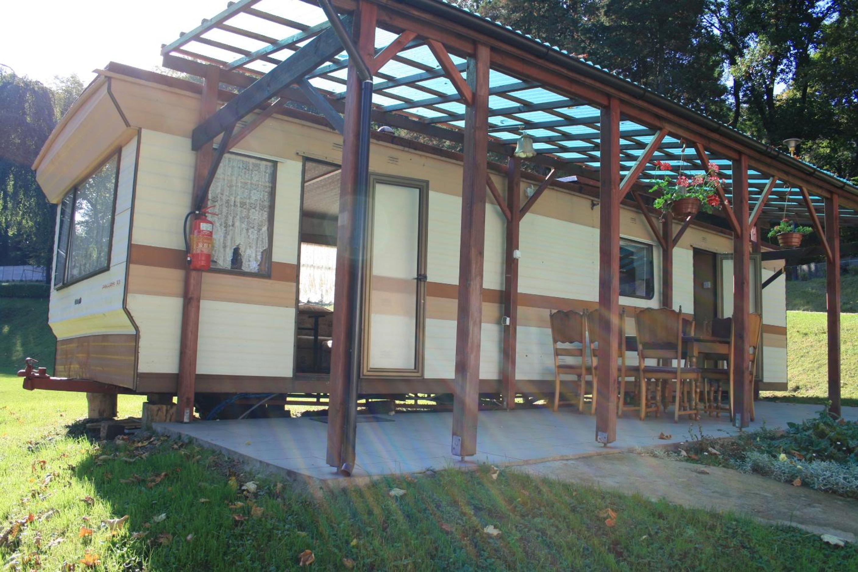 Bungalow (6 Adults) - Photo 2