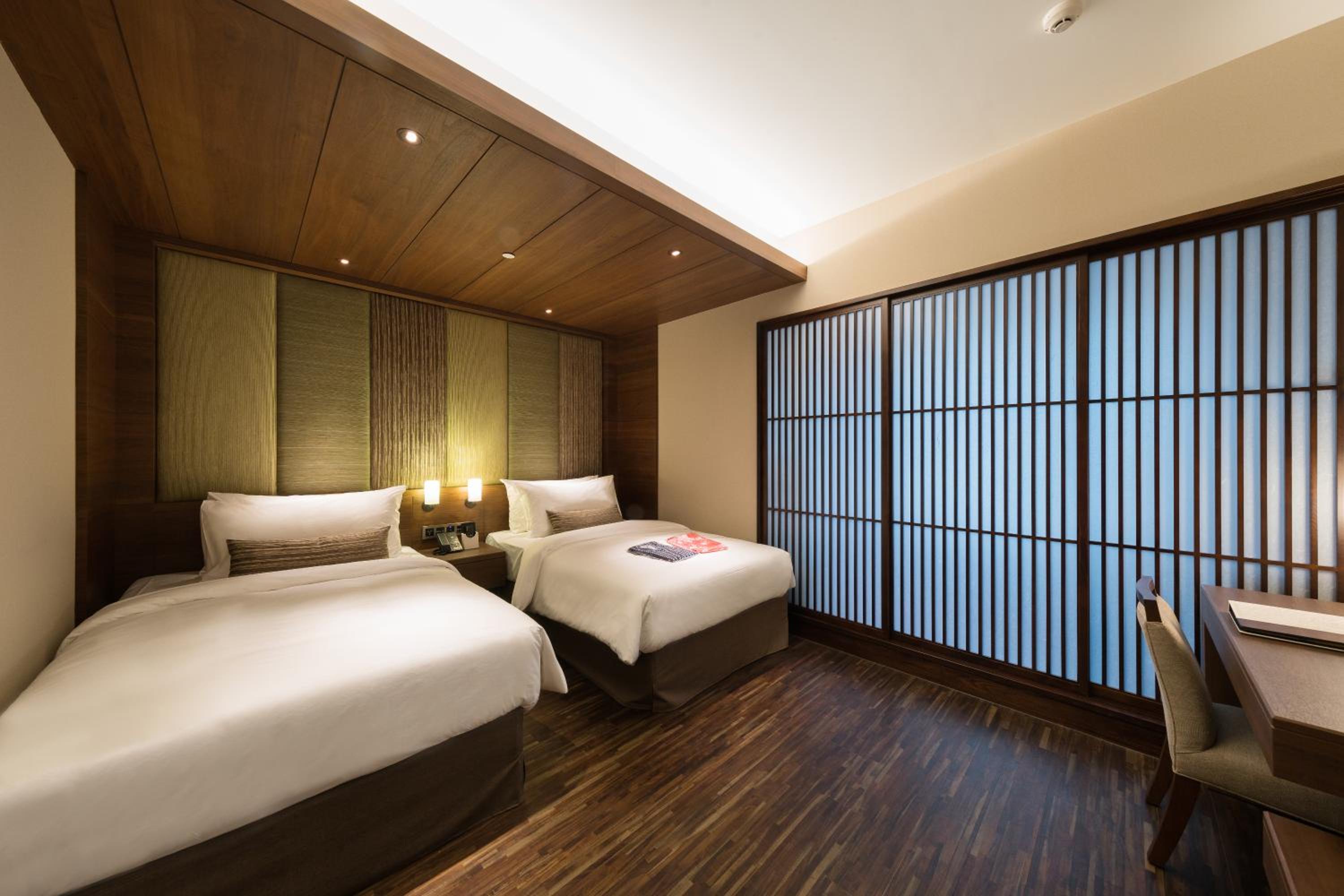 Standard Double Room with Two Single Beds