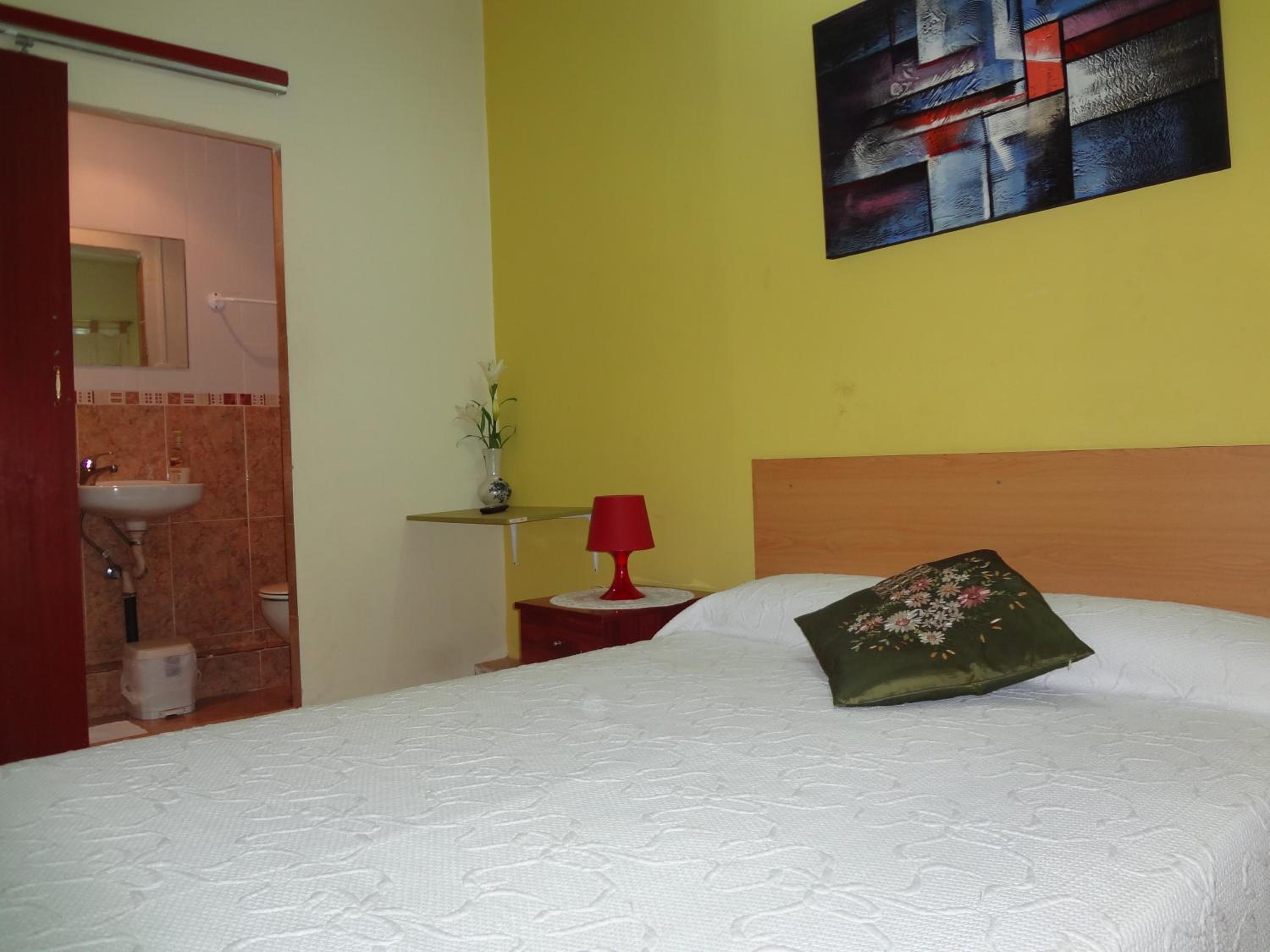 Habitación Doble con Baño Privado
