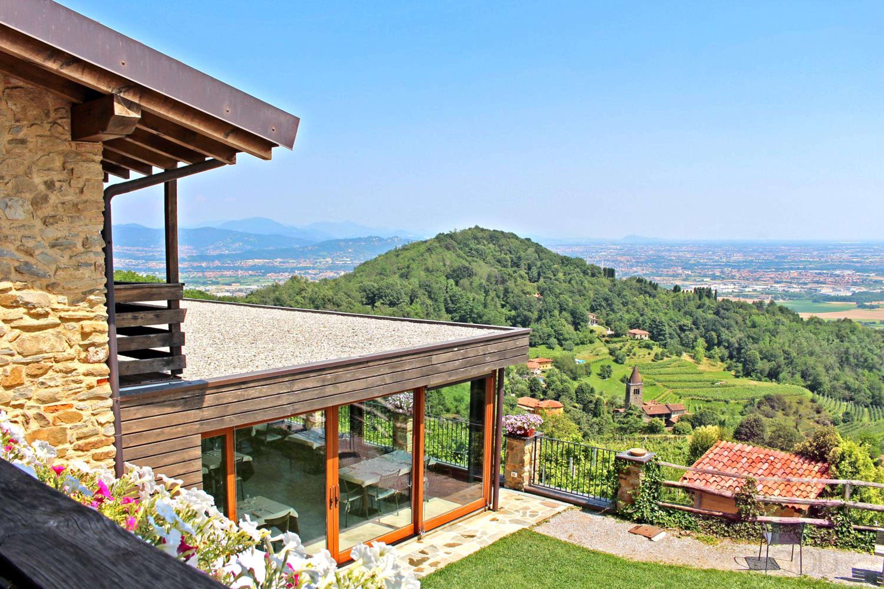 Triple Room with Balcony - Photo 14