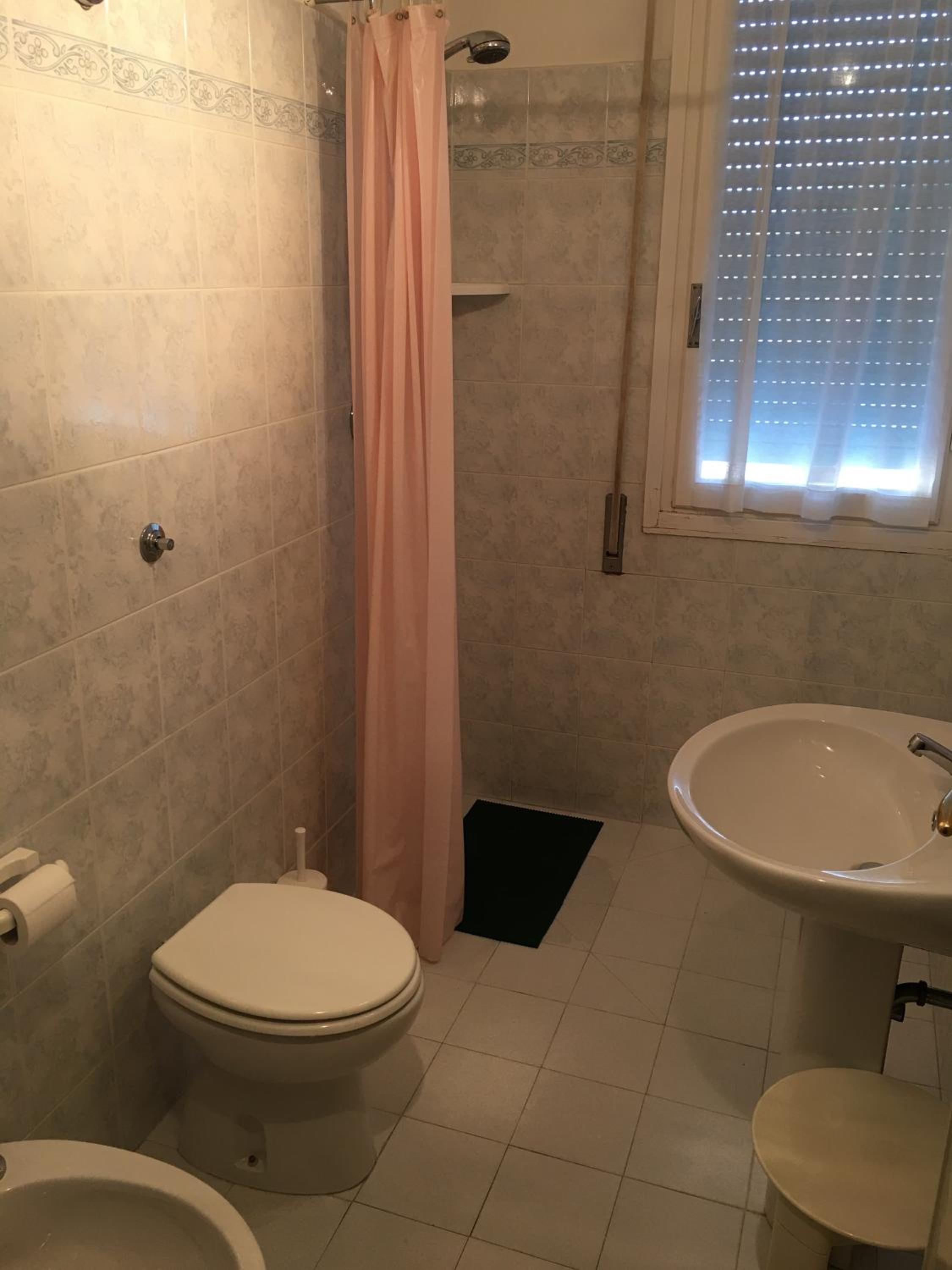 Triple Room With Shared Bathroom photo 2