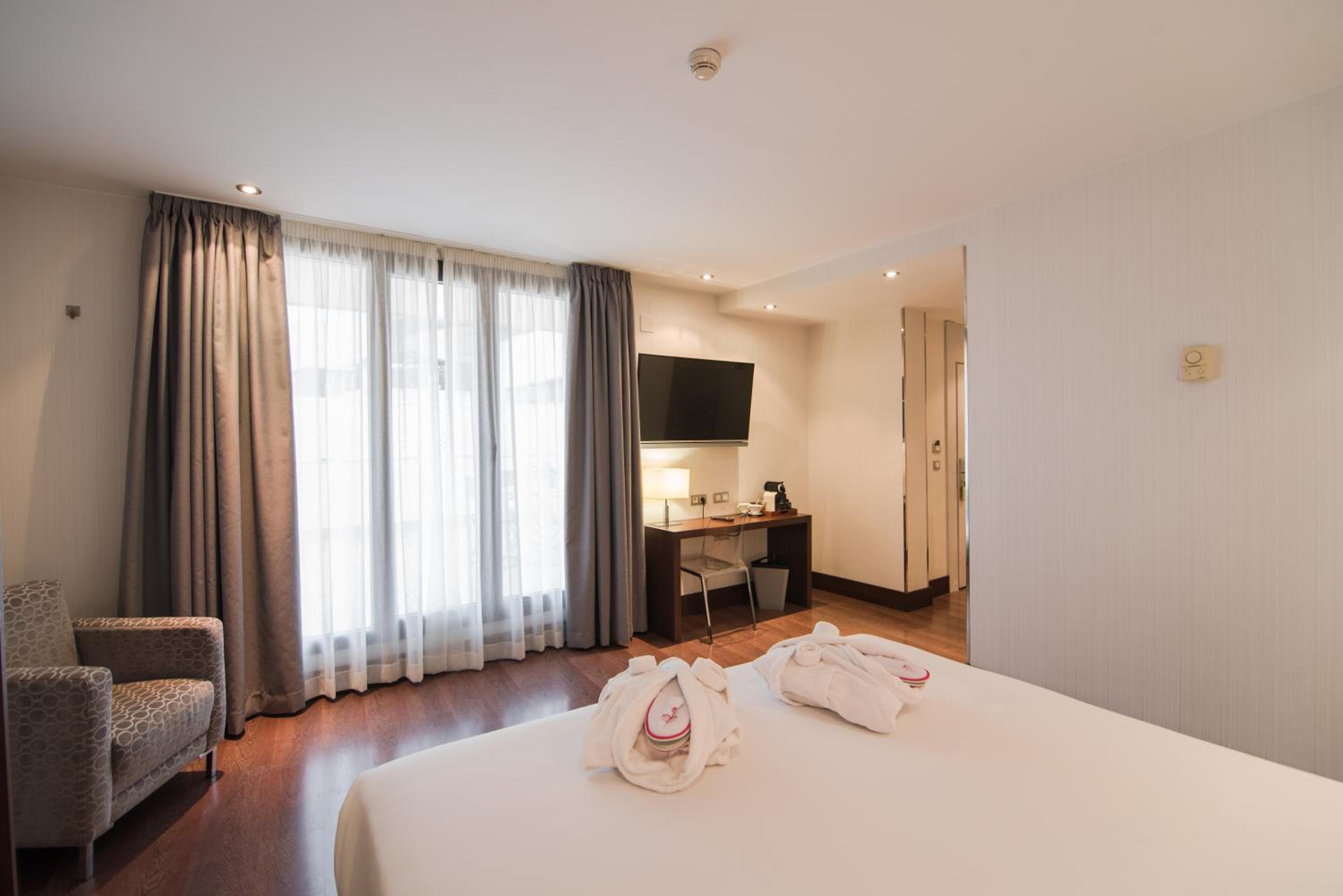 Double Room with Terrace - Photo 8