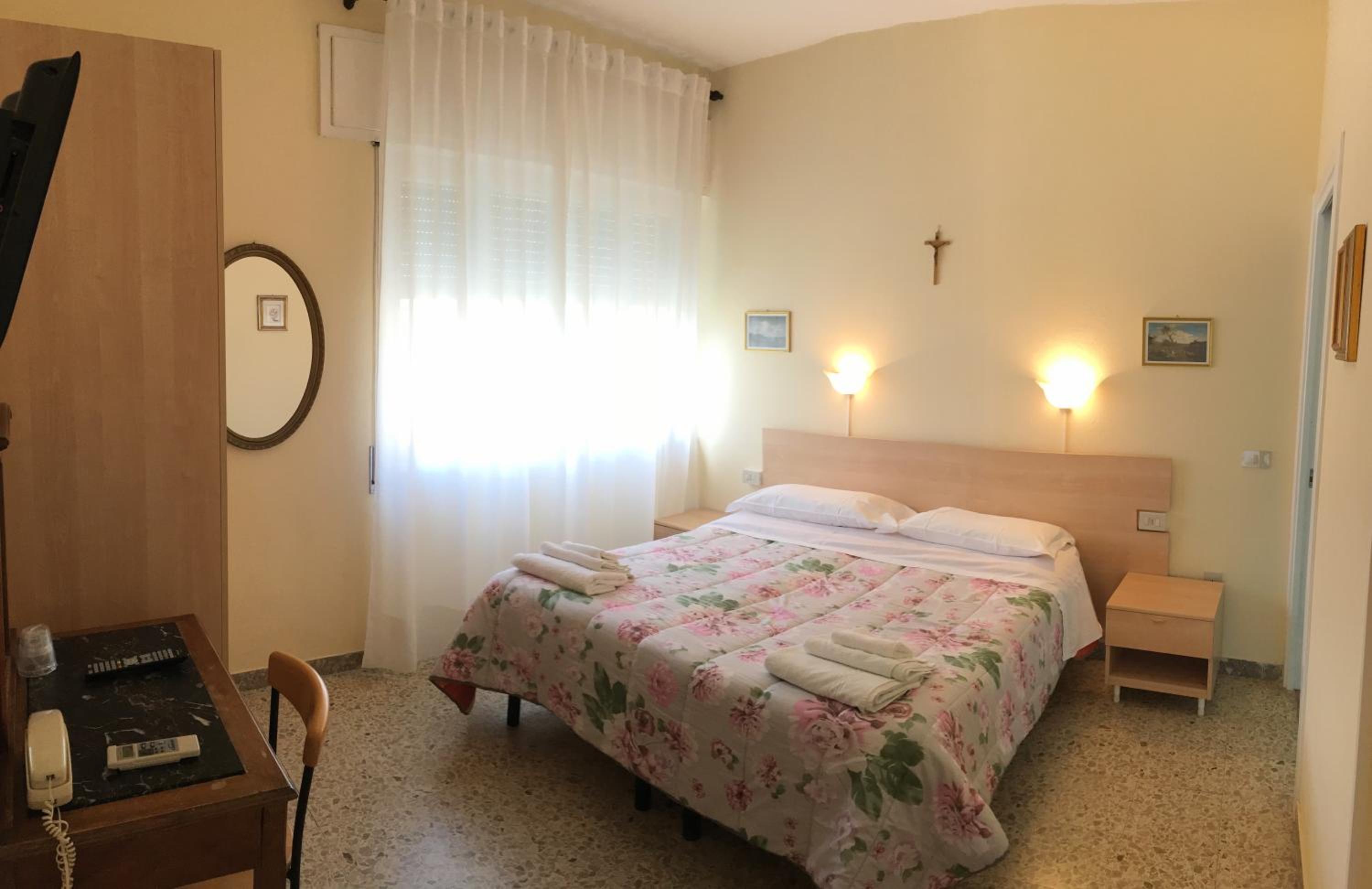 Double Or Twin Room - Disability Access photo 1
