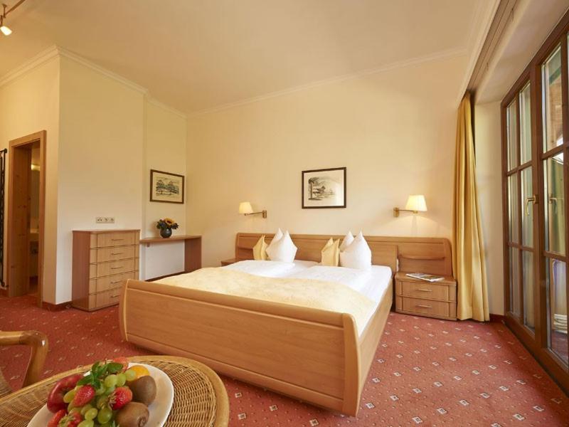 Suite with Lake View - Photo 3
