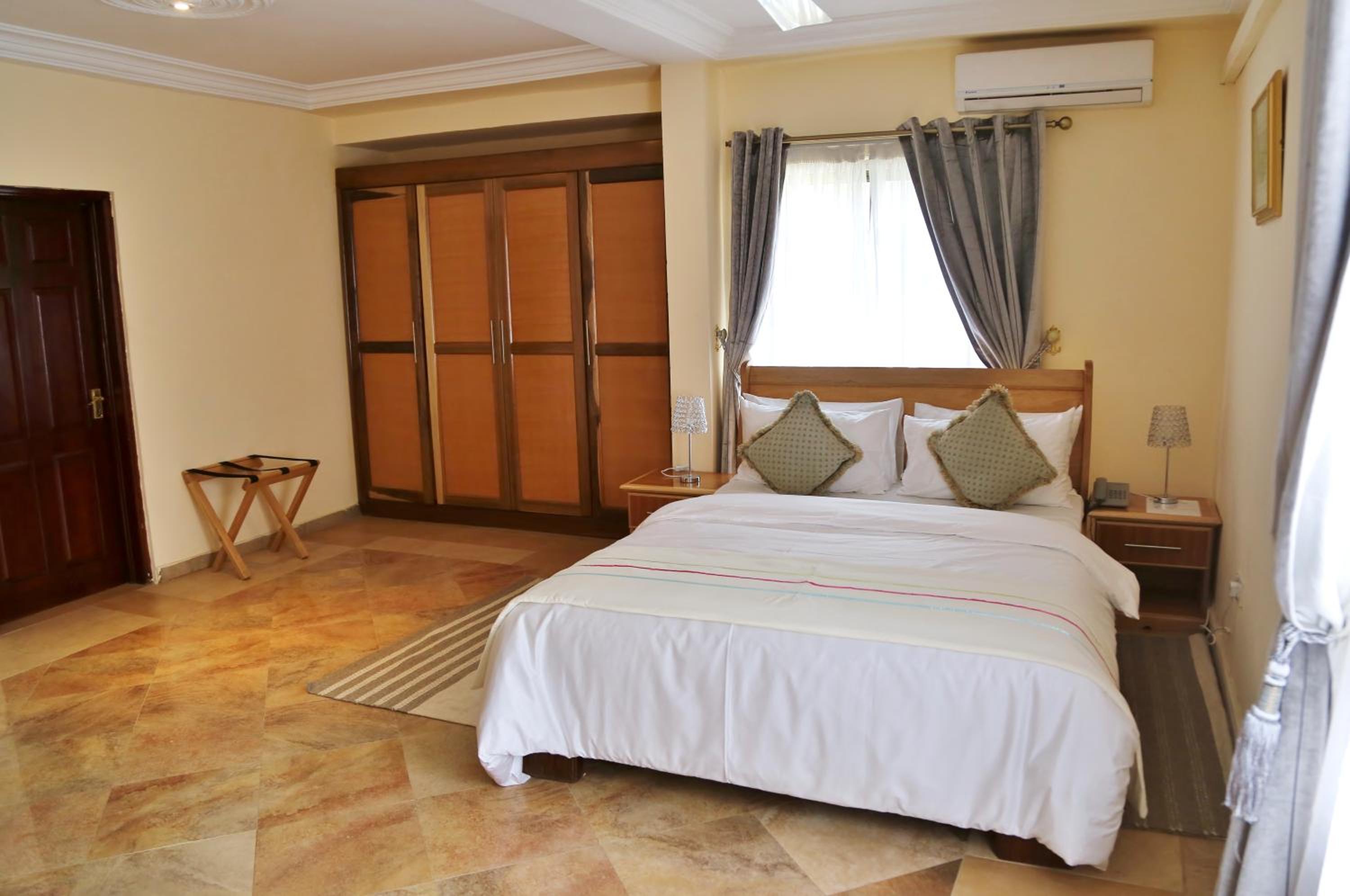 Deluxe King Room photo 2
