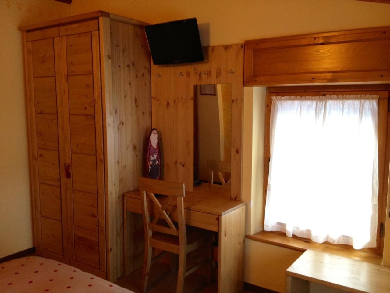 Double or Twin Room - Photo 2