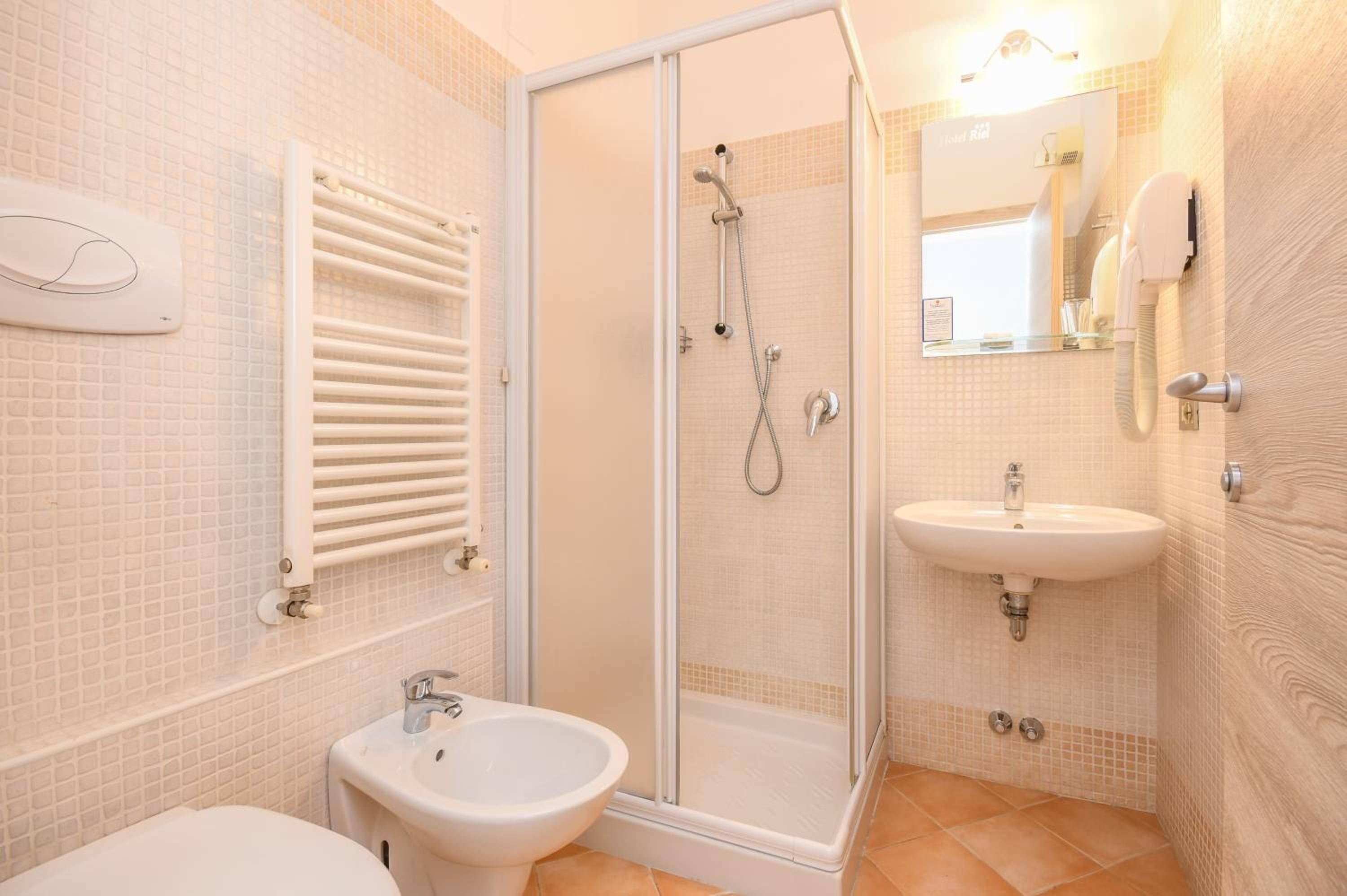 Single Room photo 2