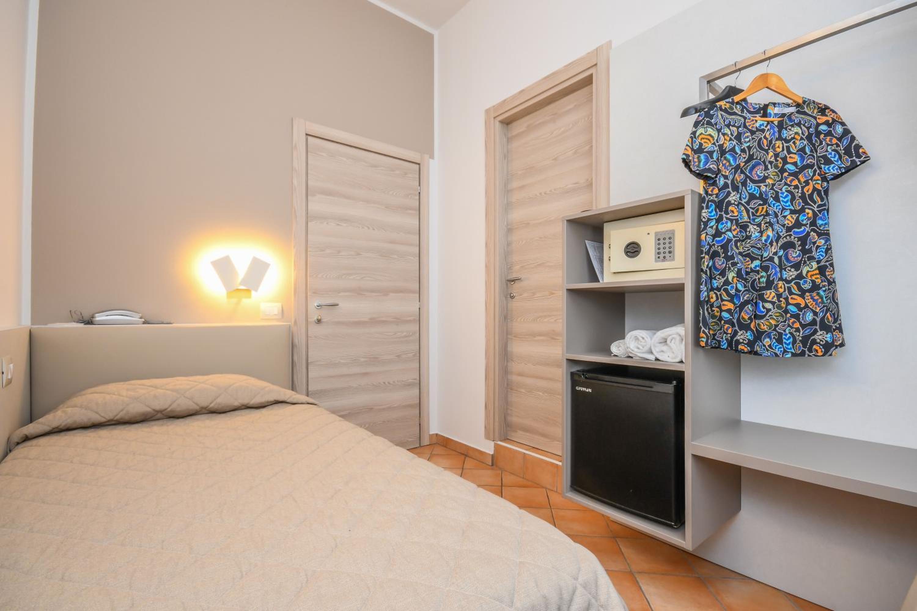 Single Room photo 2