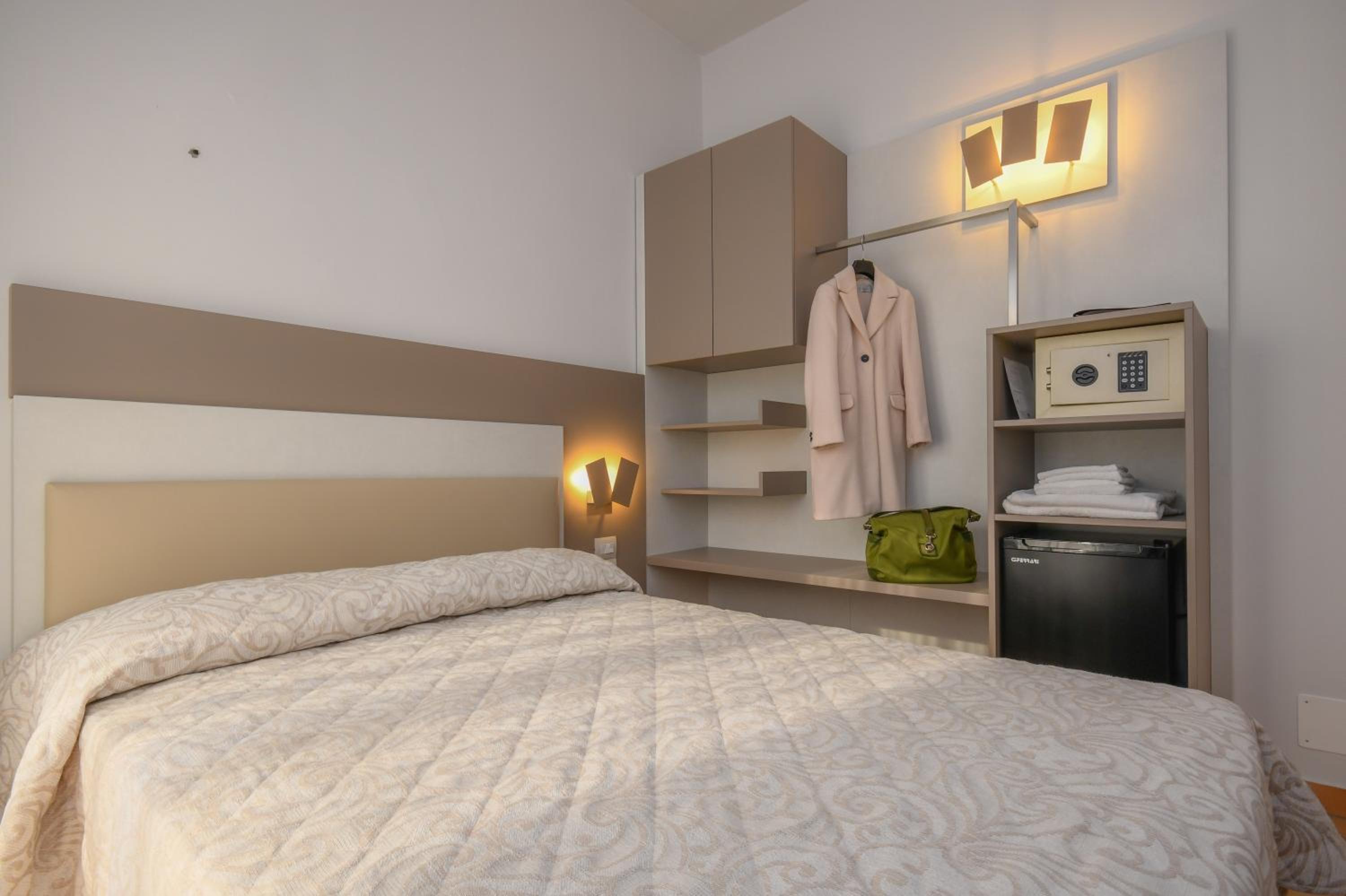 Quadruple Room - Photo 2