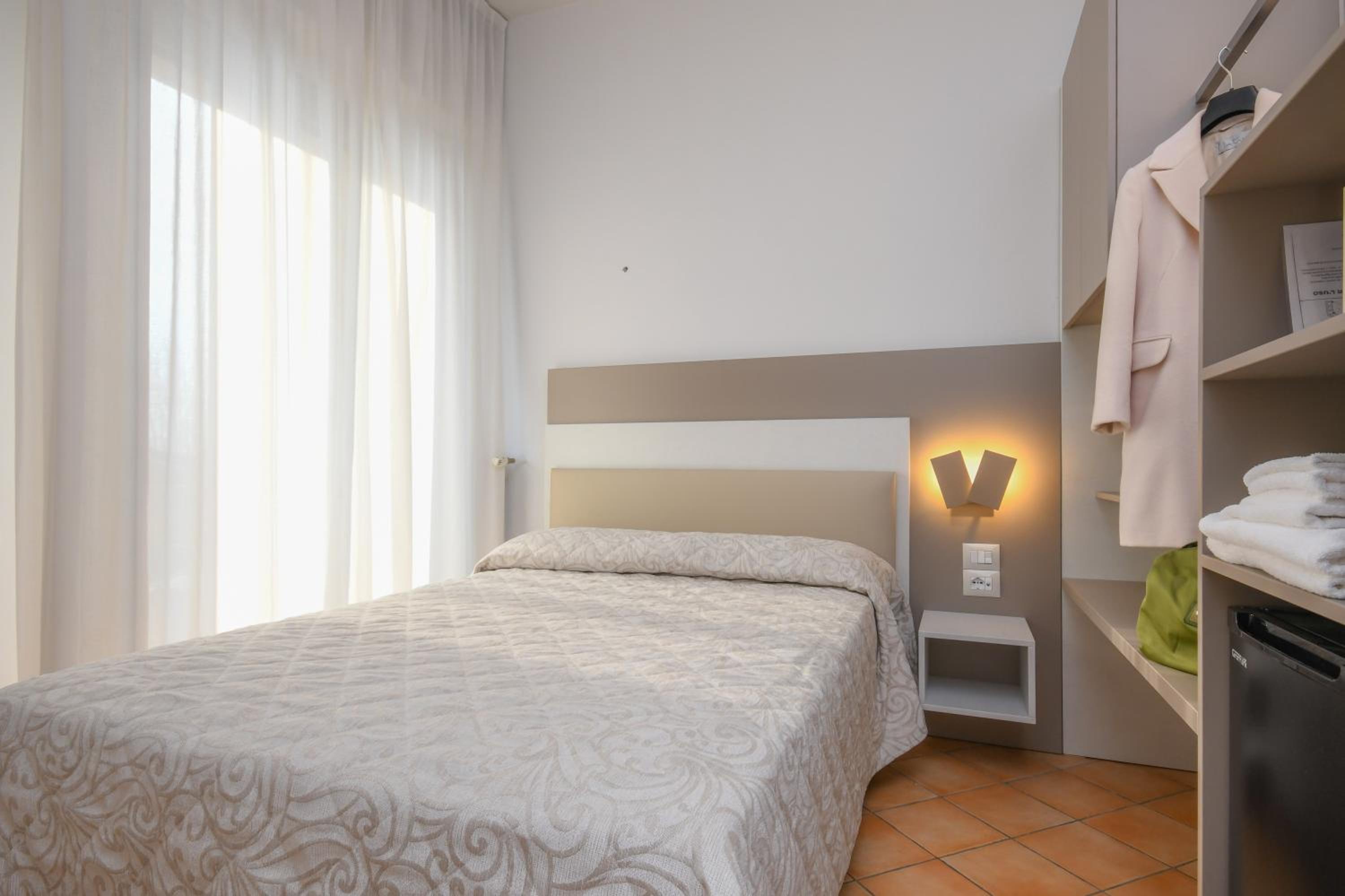 Quadruple Room - Photo 8