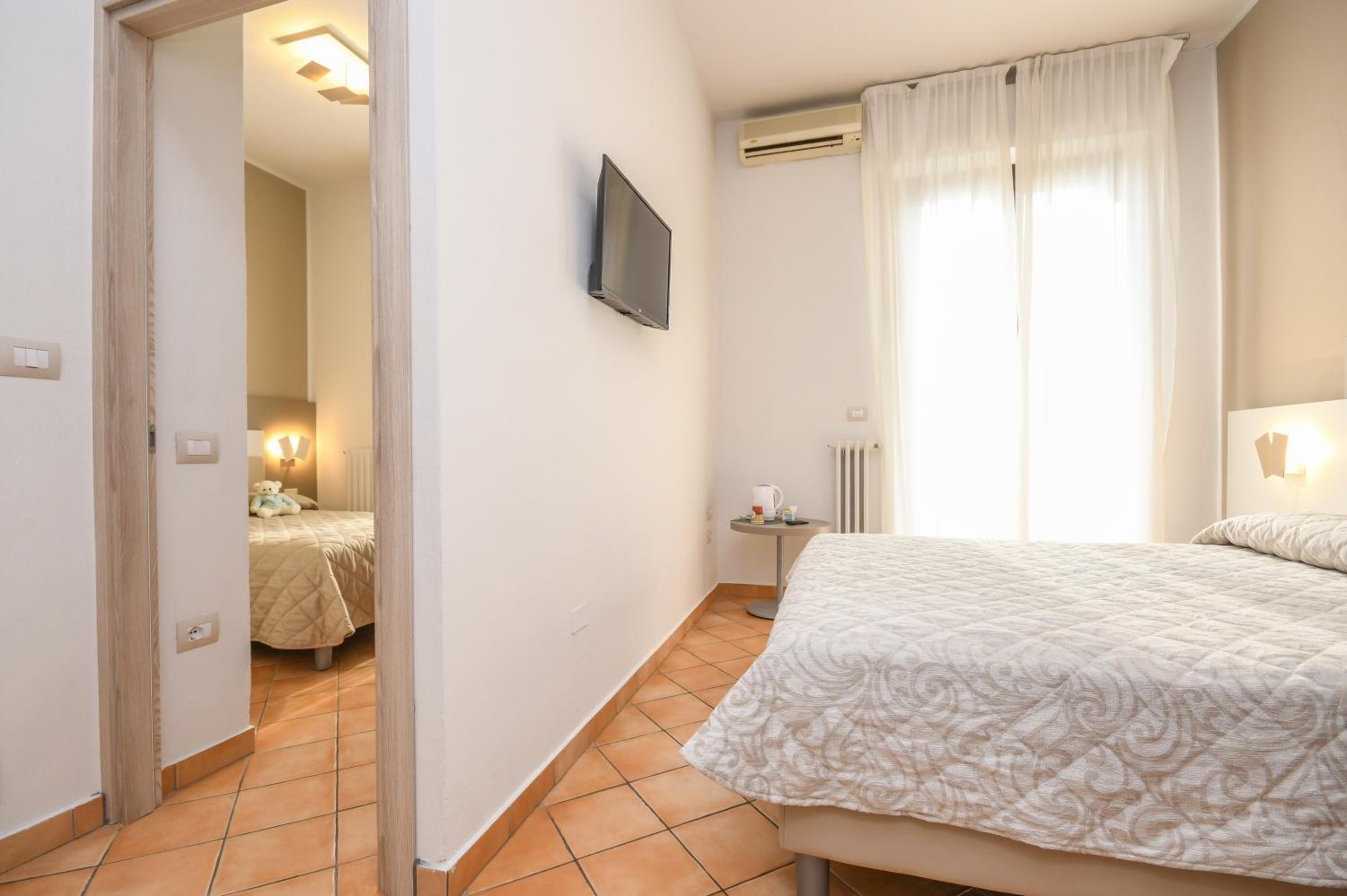 Quadruple Room - Photo 1