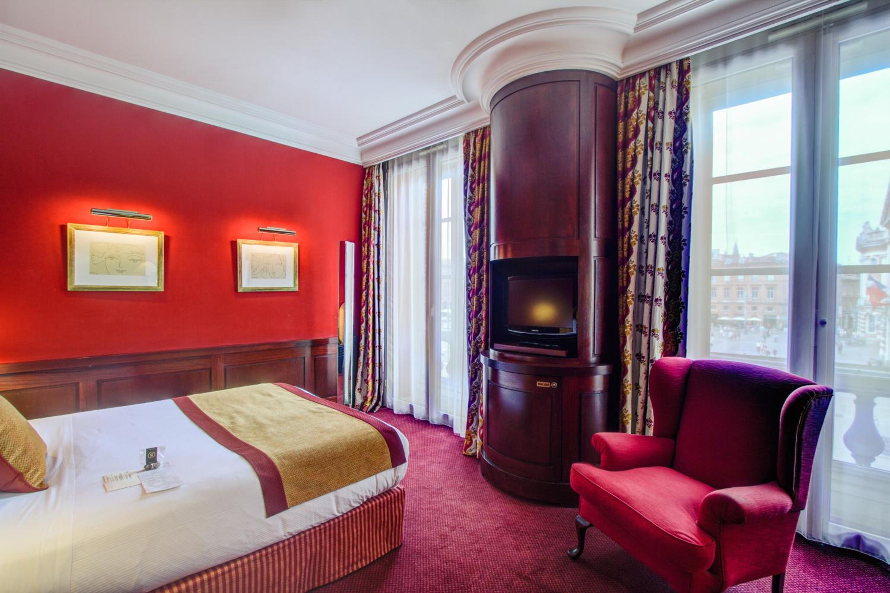 Junior King Suite with Capitol View - Non-Smoking - Photo 6