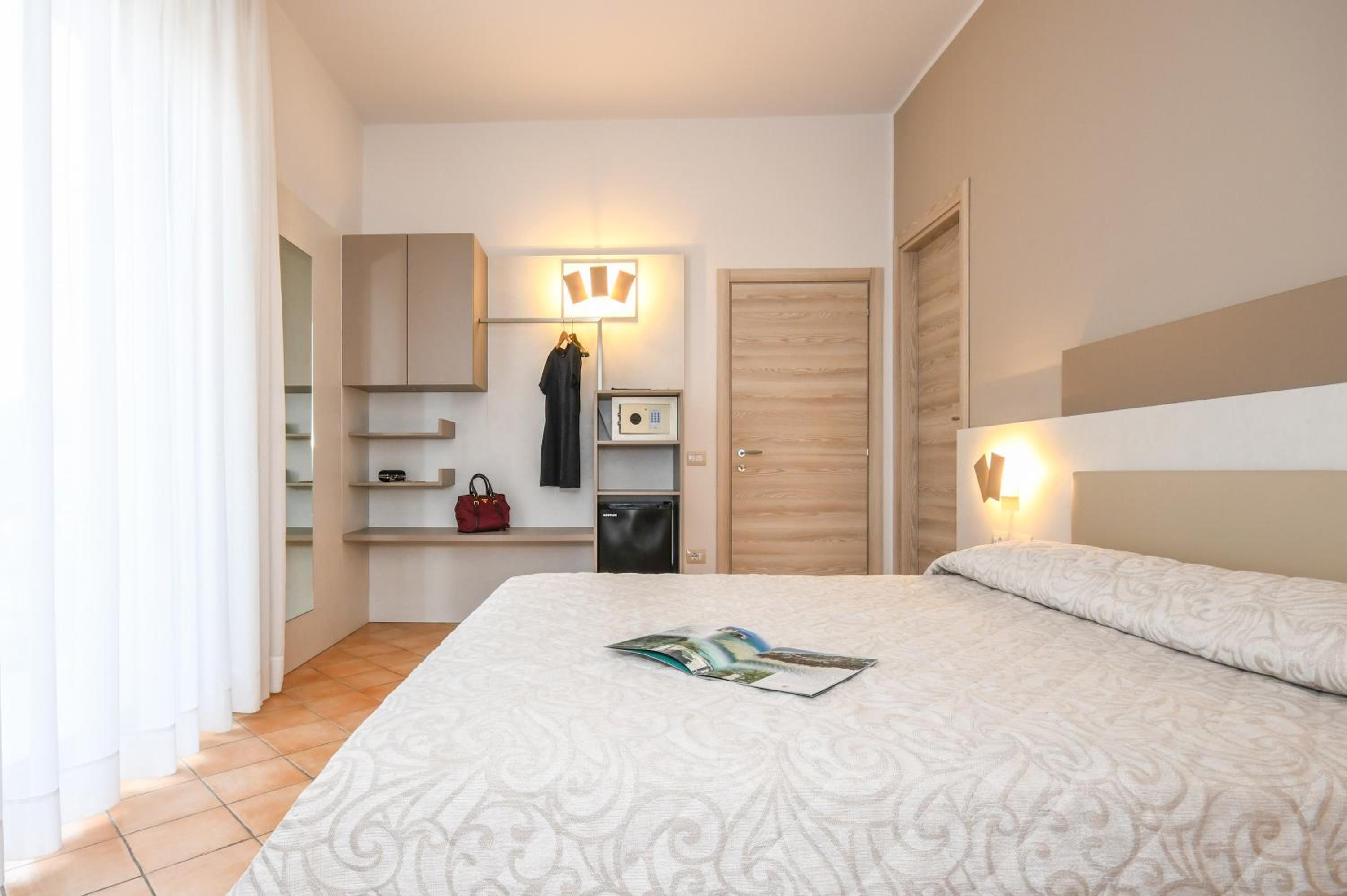 Double Room - Photo 9