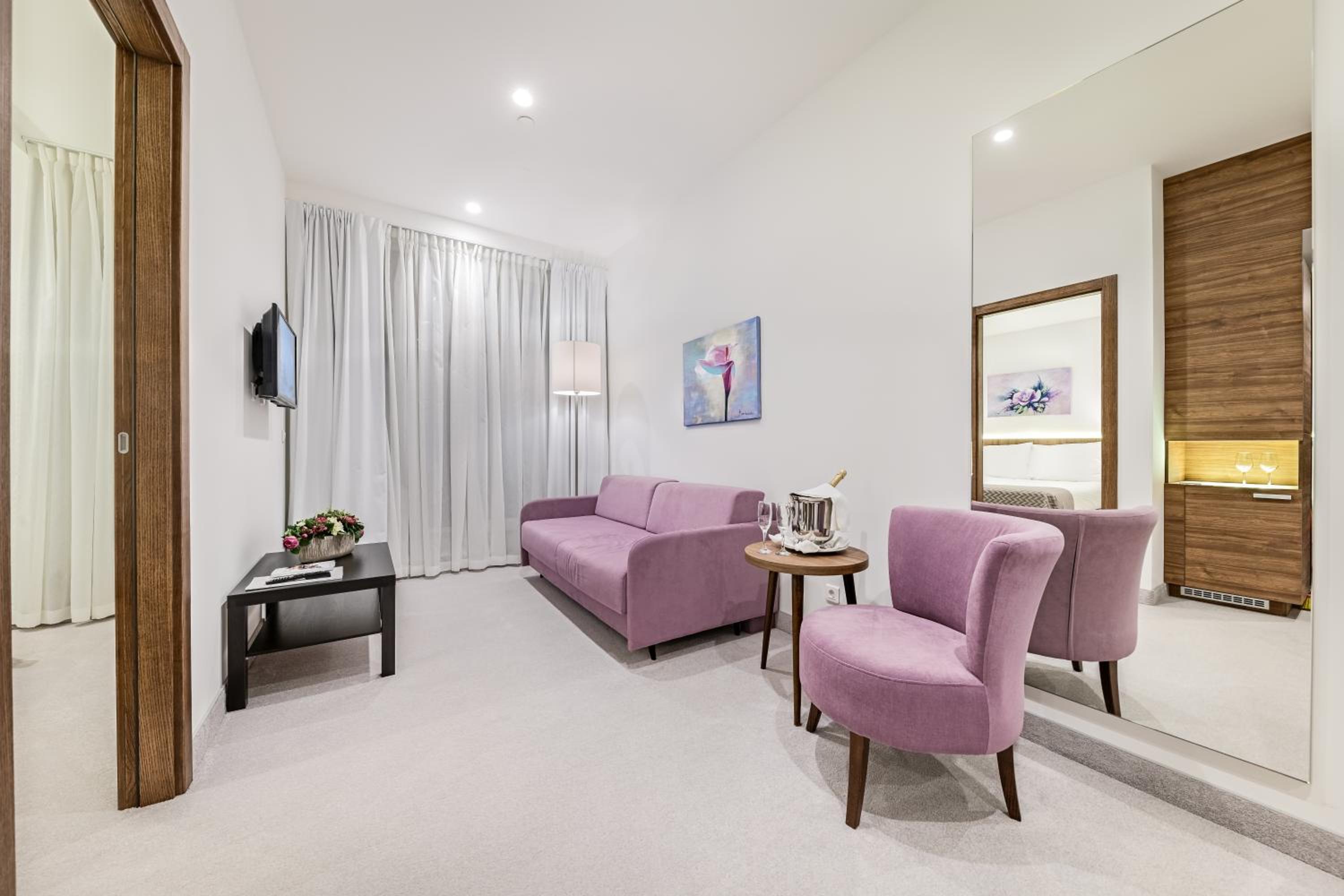 Comfort One Bedroom Suite