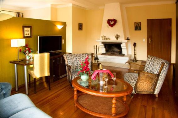 Honeymoon Suite