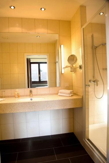 Honeymoon Suite photo 3