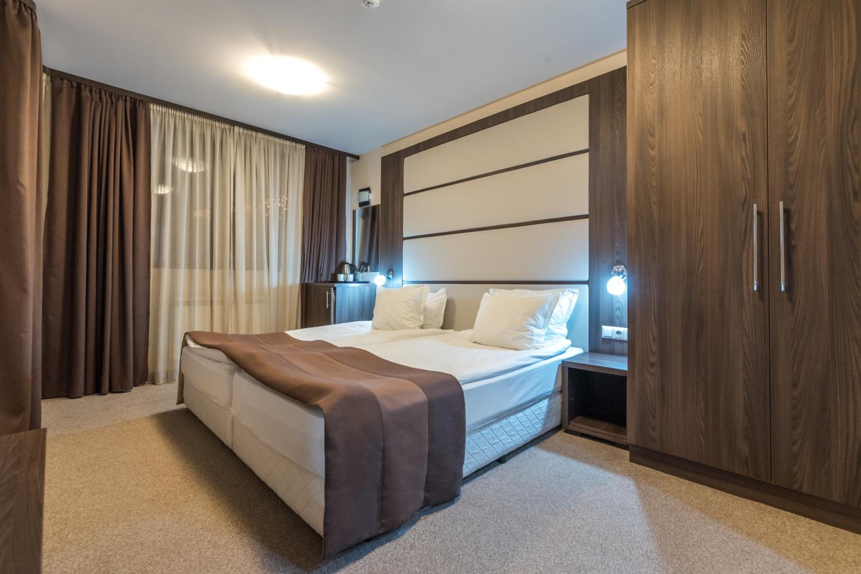 Deluxe Double Room with Balcony (2 Adults)