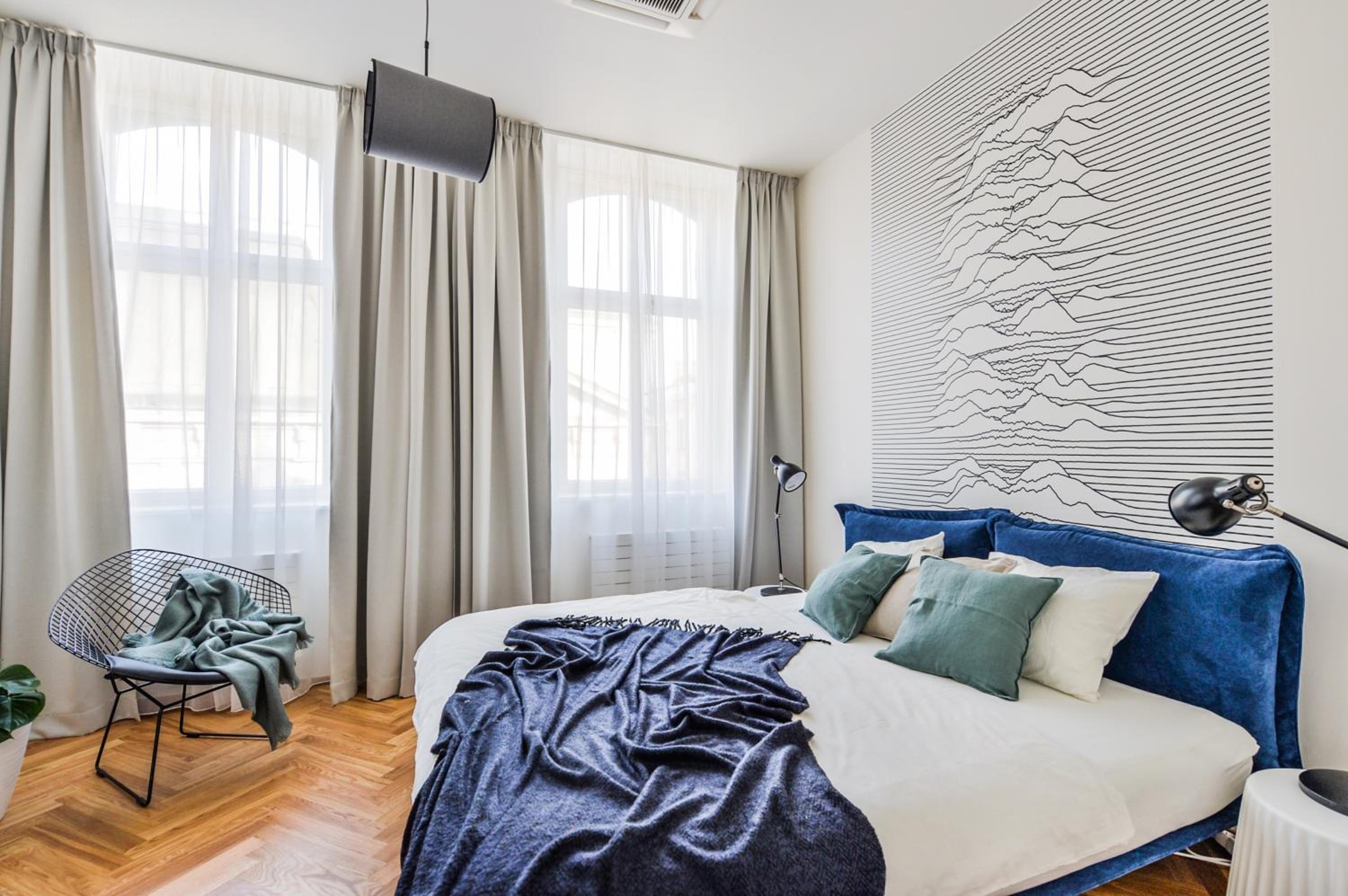 Two-Bedroom Apartment with Balcony - Photo 4