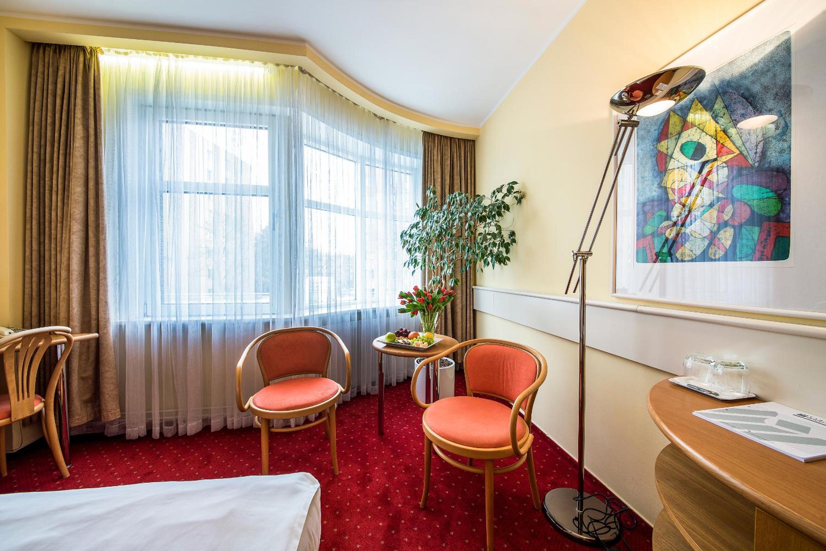 Twin Room - Photo 4