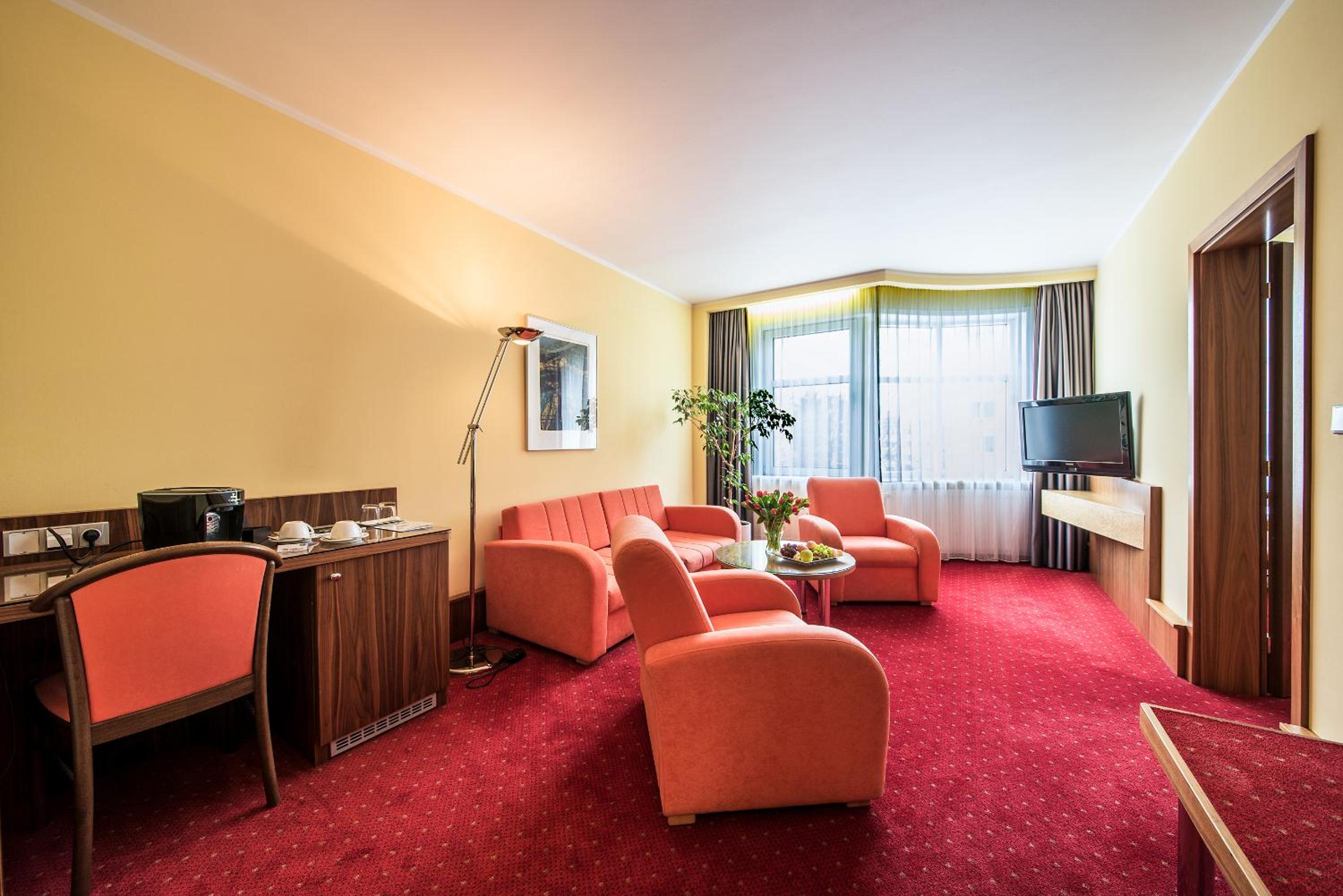 Premier Suite - Photo 4