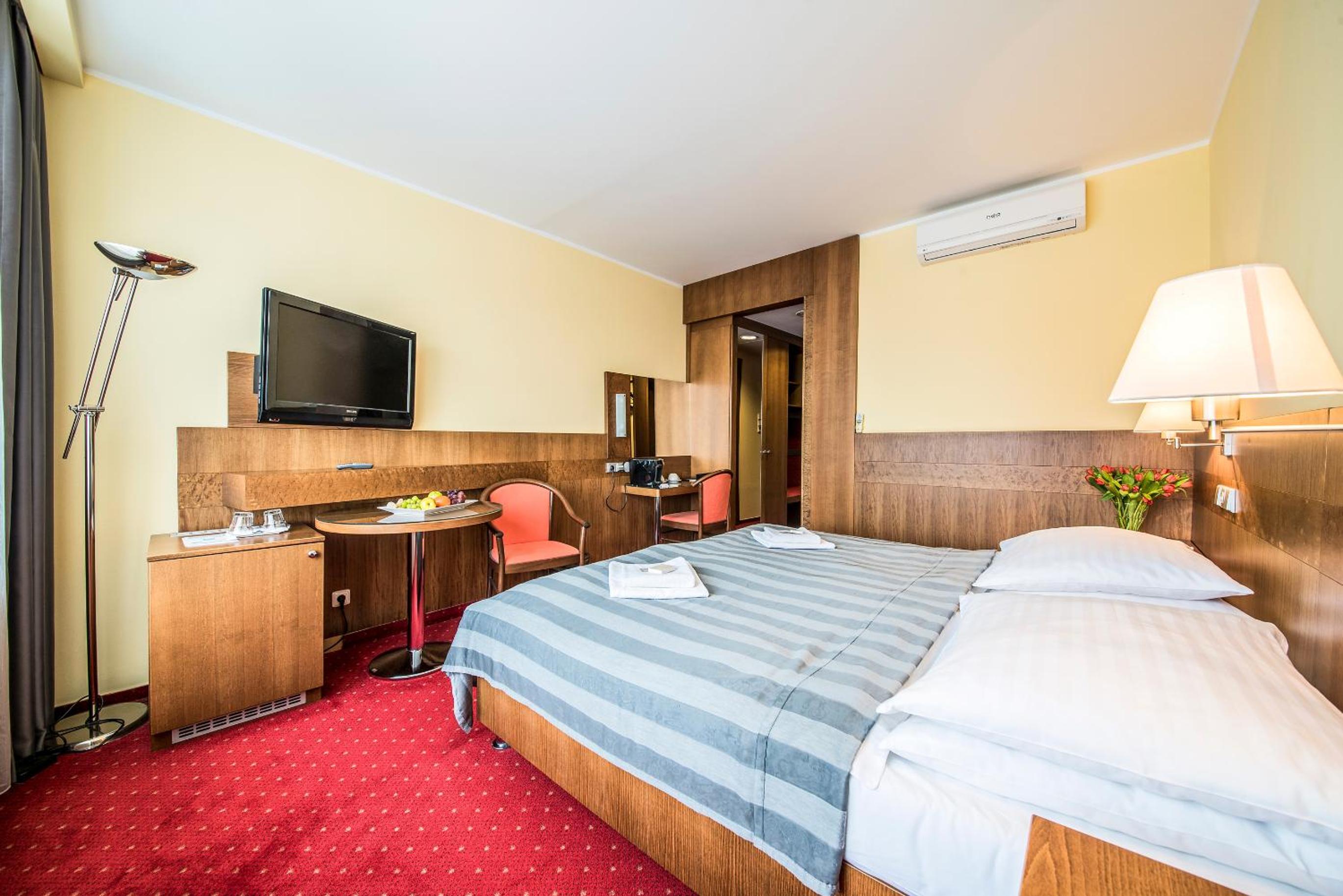 Deluxe Double or Twin Room - Photo 2