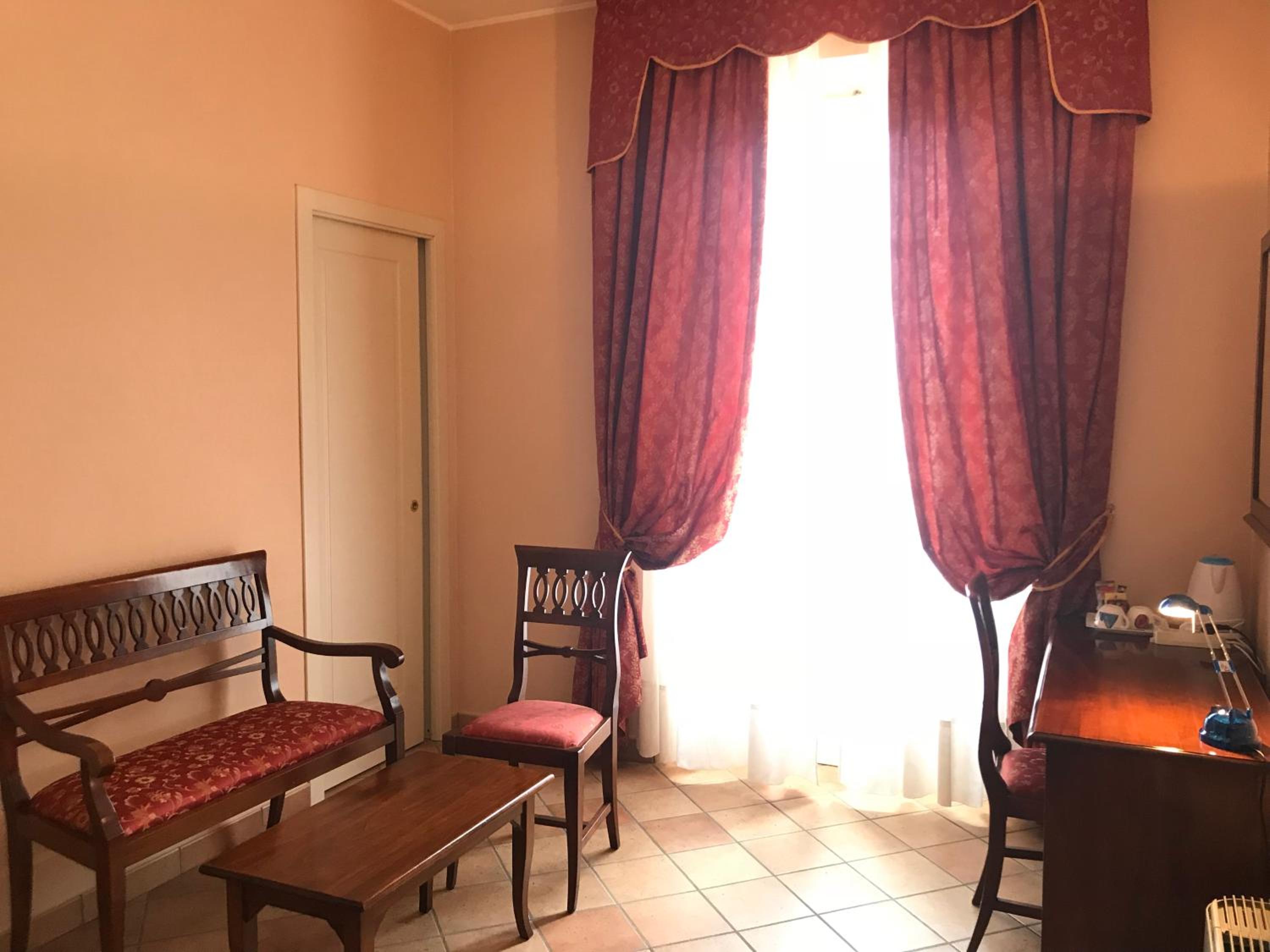 Double or Twin Room photo 3