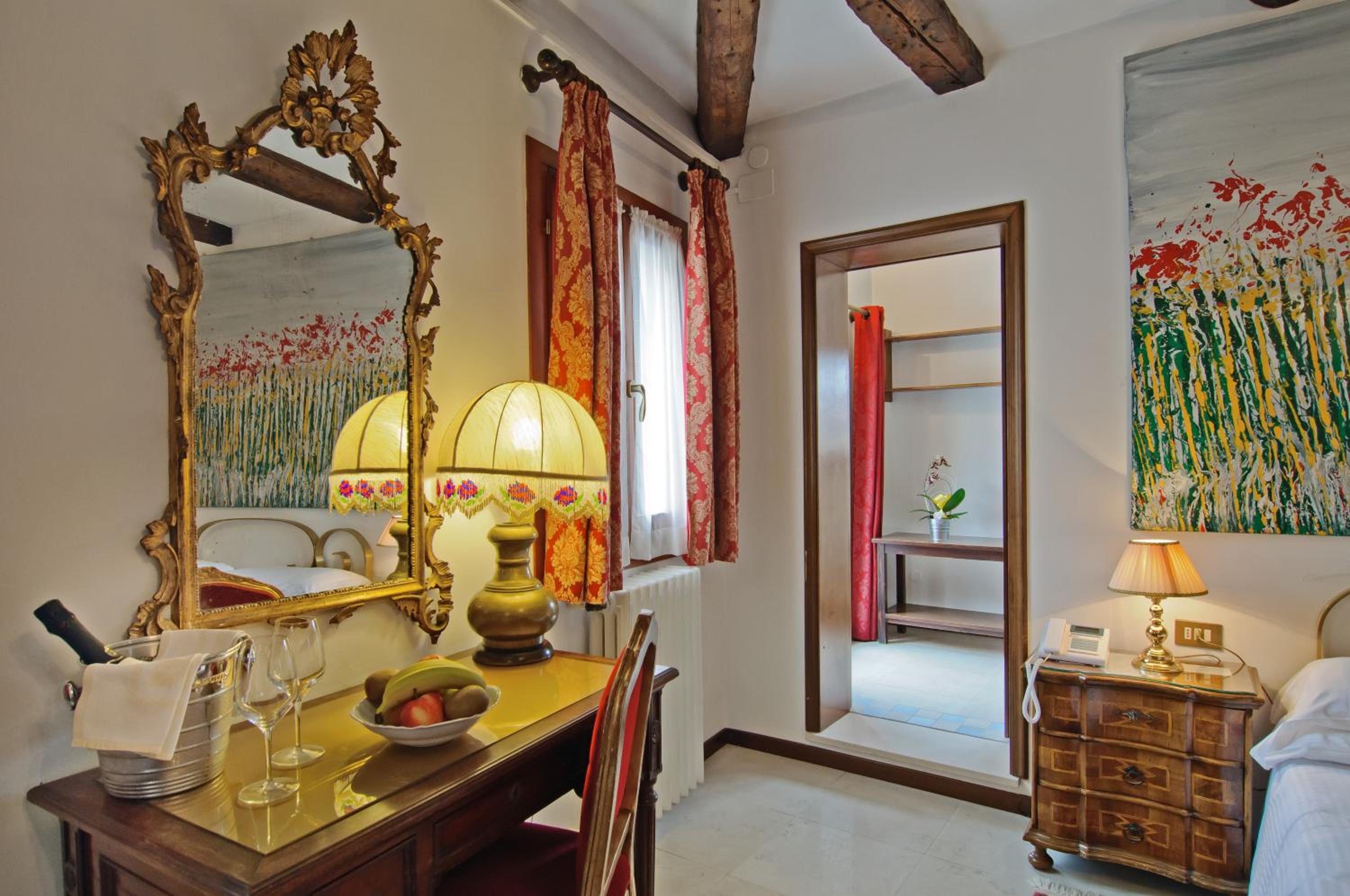 Comfort Double or Twin Room with Terrace photo 2