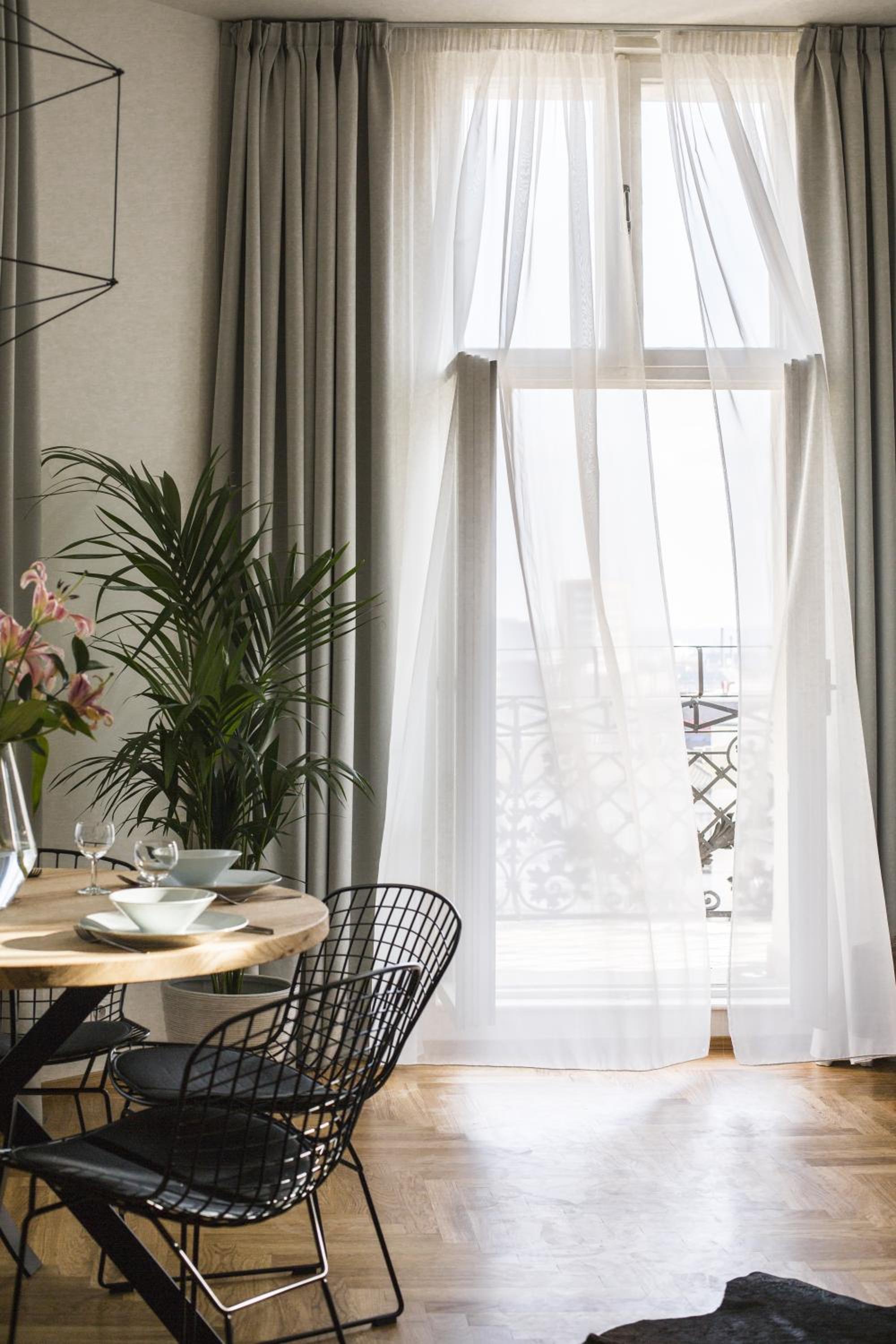 Two-Bedroom Apartment with Balcony - Photo 6