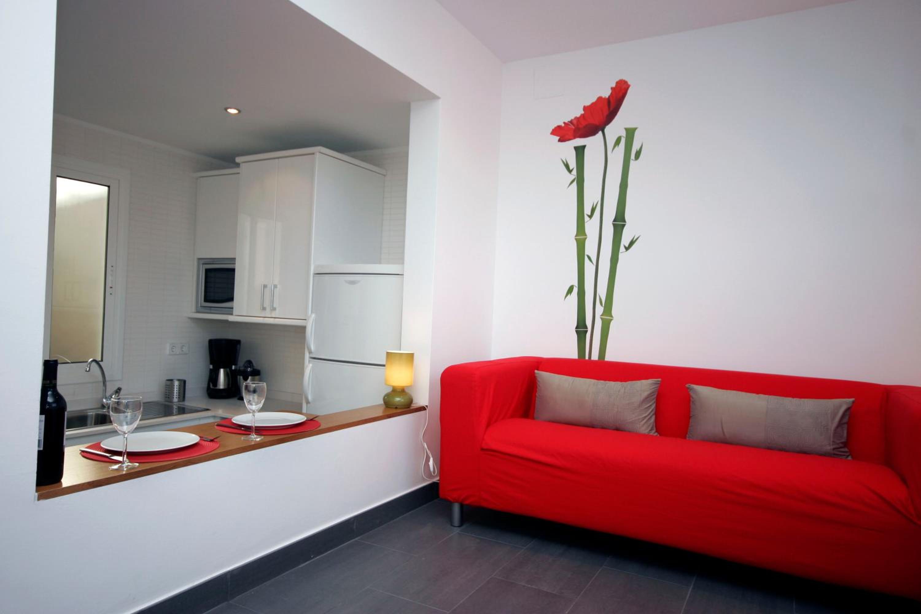 One-Bedroom Apartment with Terrace photo 2