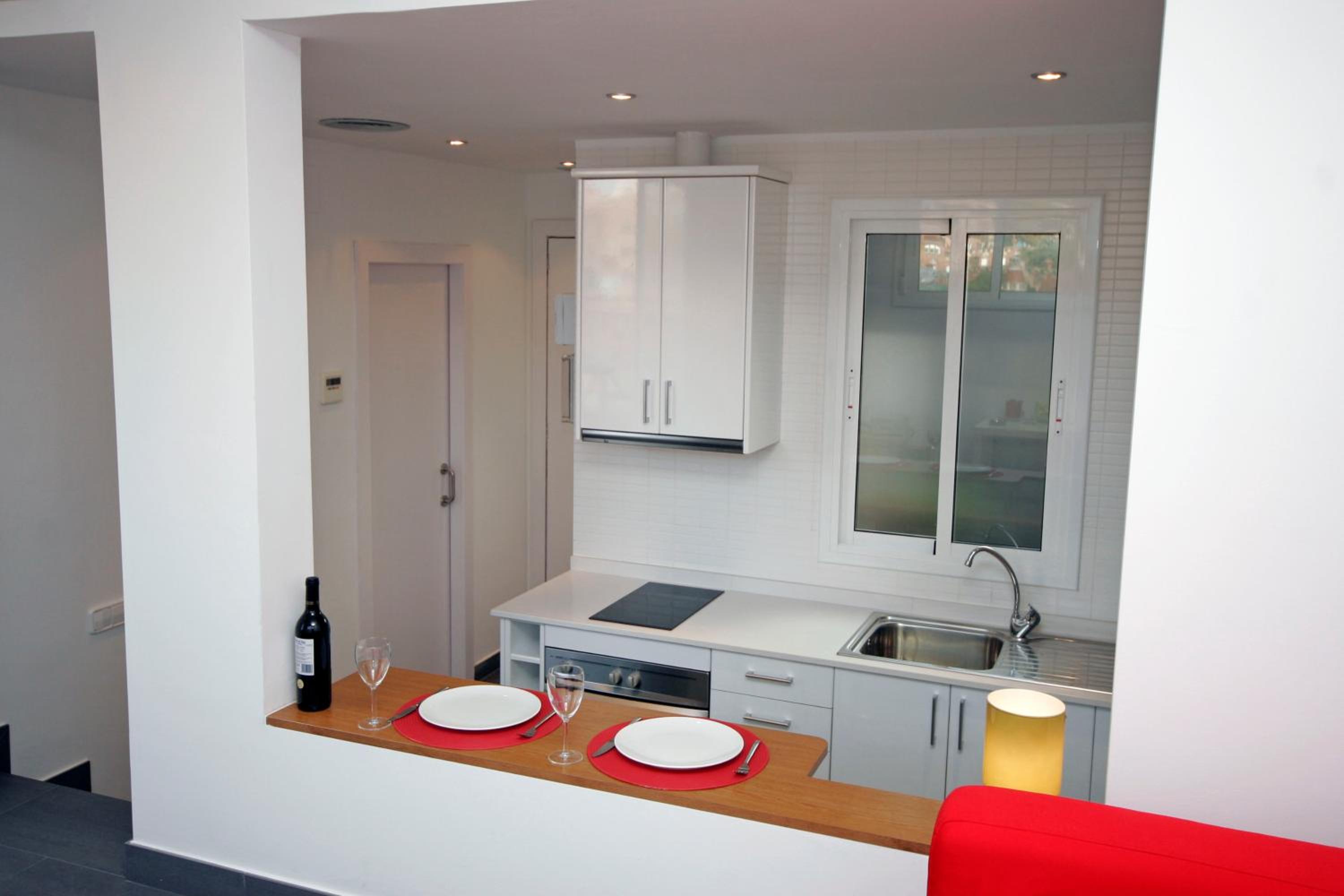 One-Bedroom Apartment with Terrace photo 3