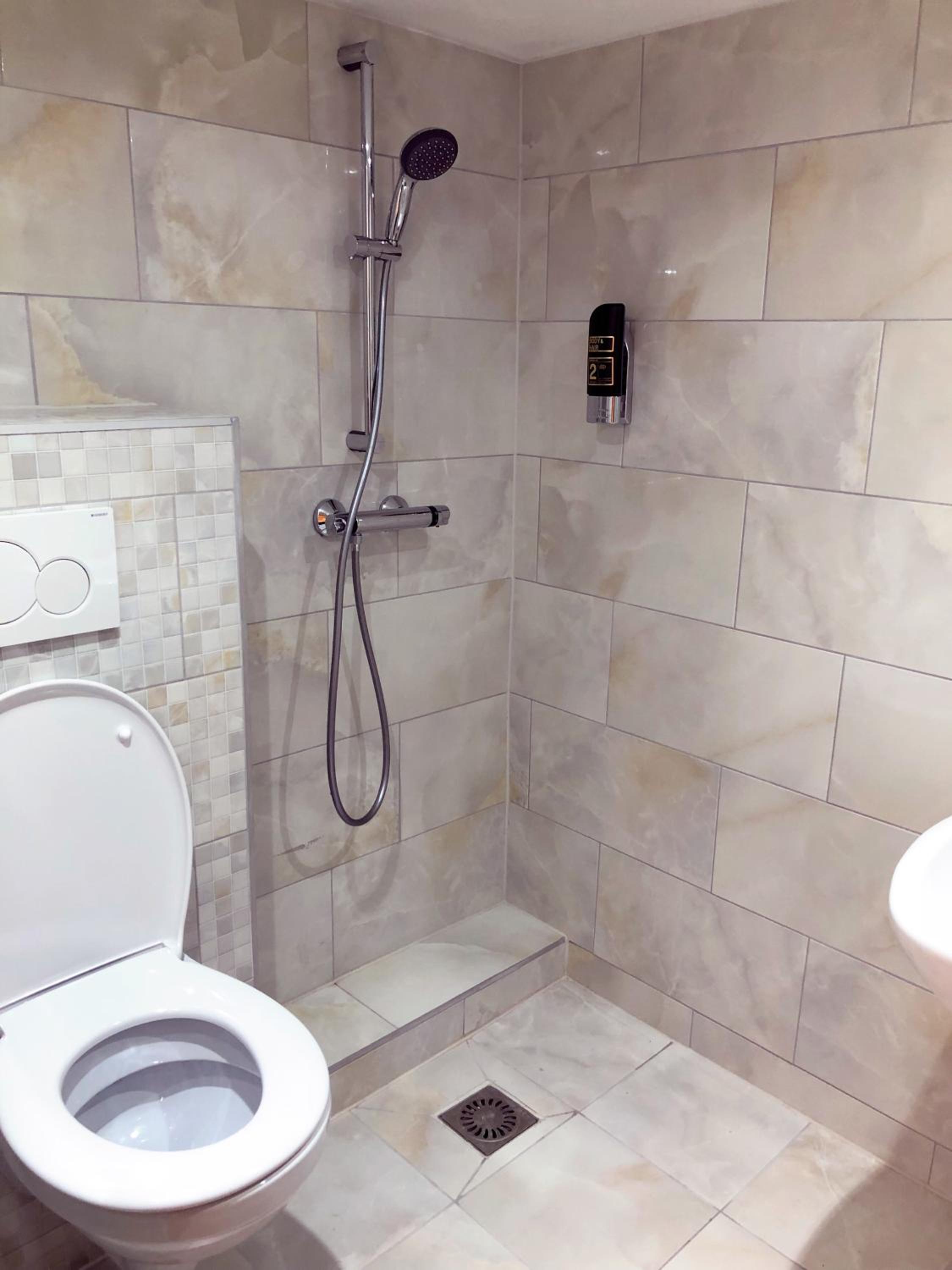 Quadruple Room with Private Bathroom