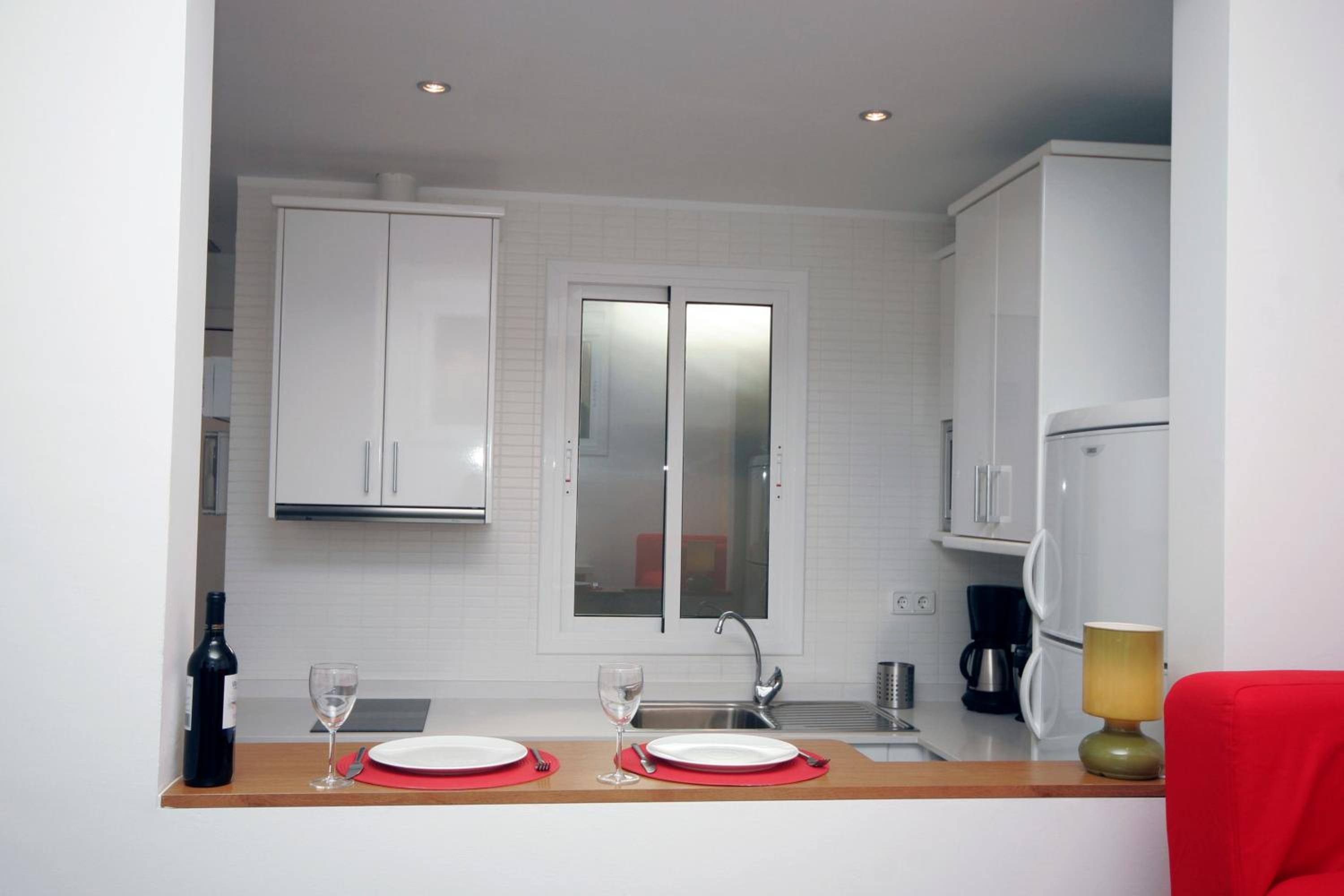 One-Bedroom Apartment with Terrace photo 2